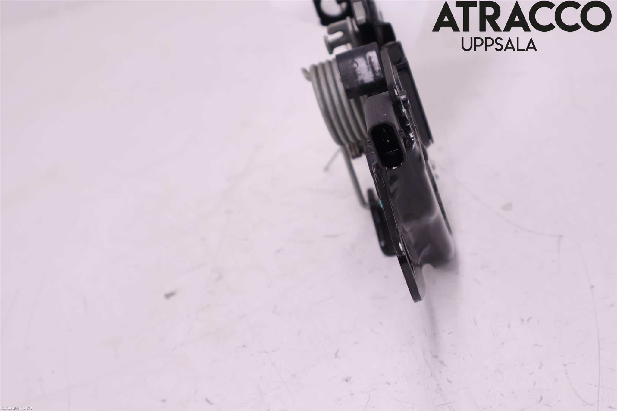 Tesla MODEL 3 17- Huvlås