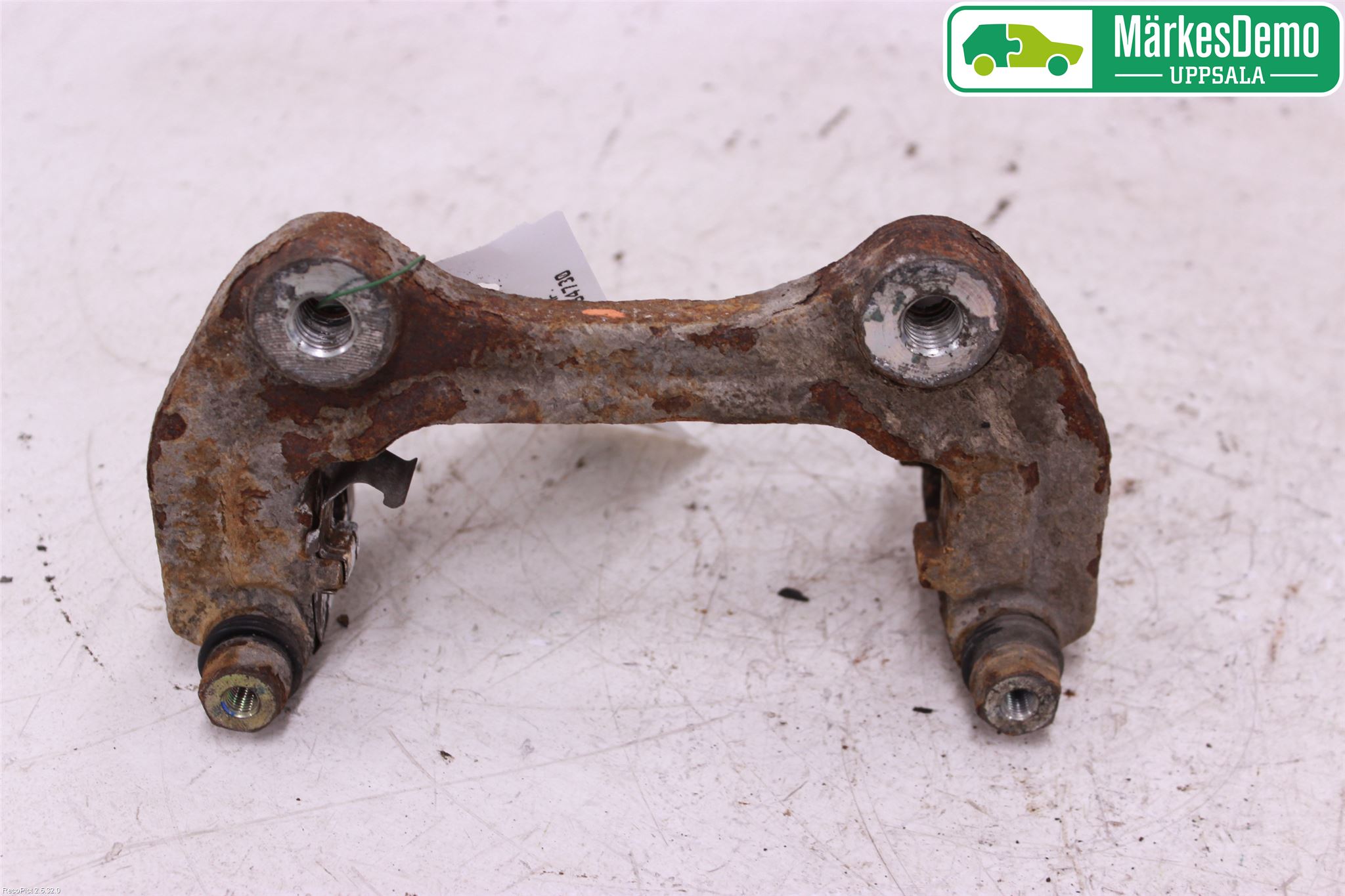 Opel INSIGNIA 09-16 Bromsokshållare