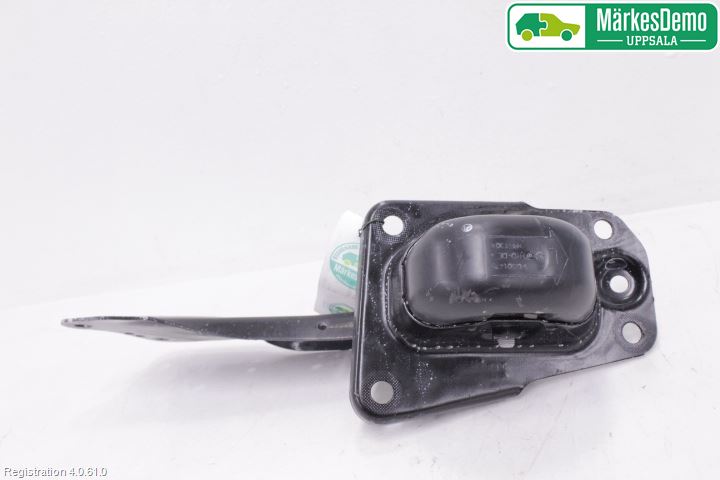 Volkswagen VW PASSAT 15-19 Bärarm Bak Vänster