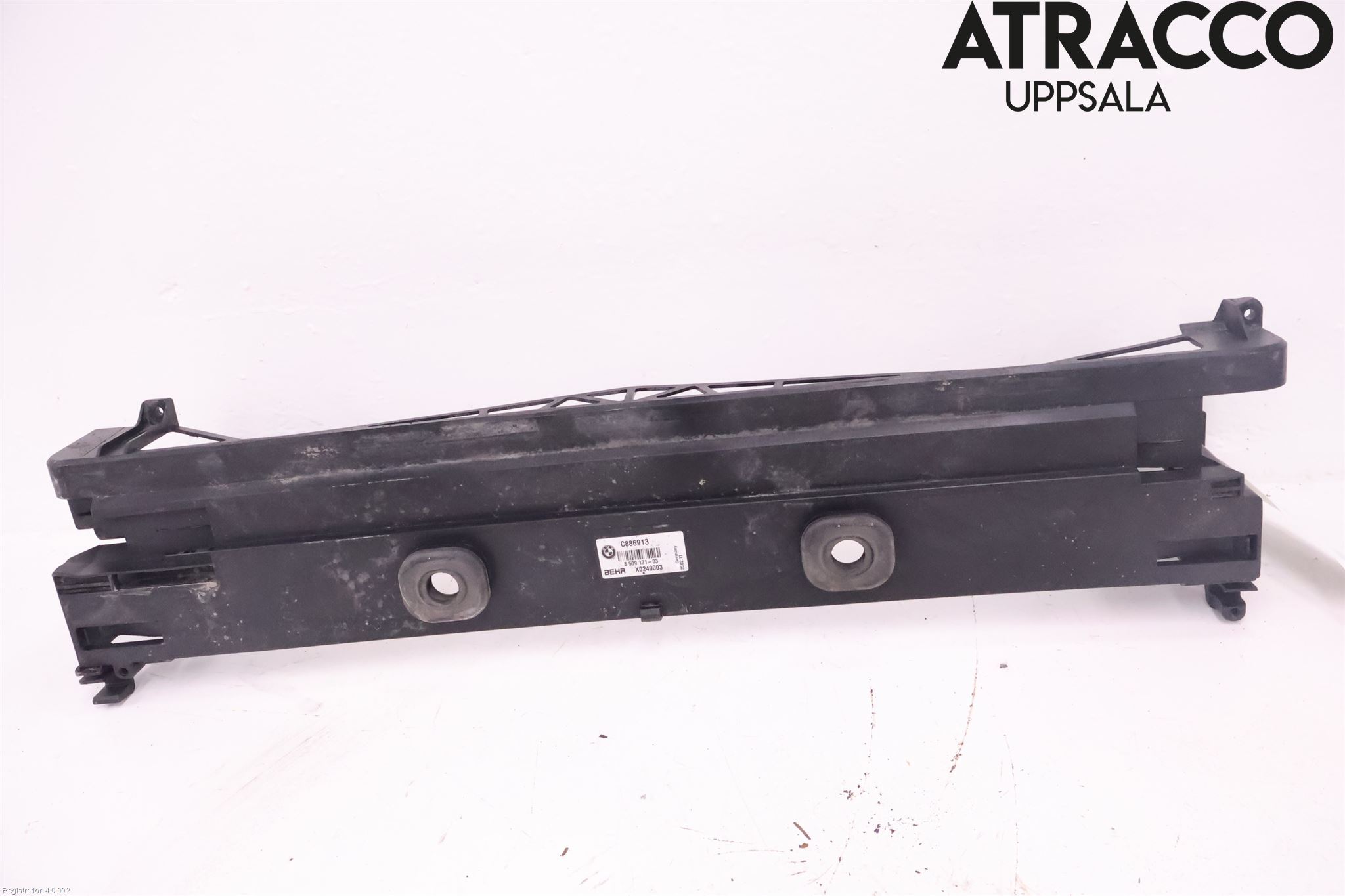 BMW 5 F10/F11/F18 09-17 Kylarfäste-Ram-Balk