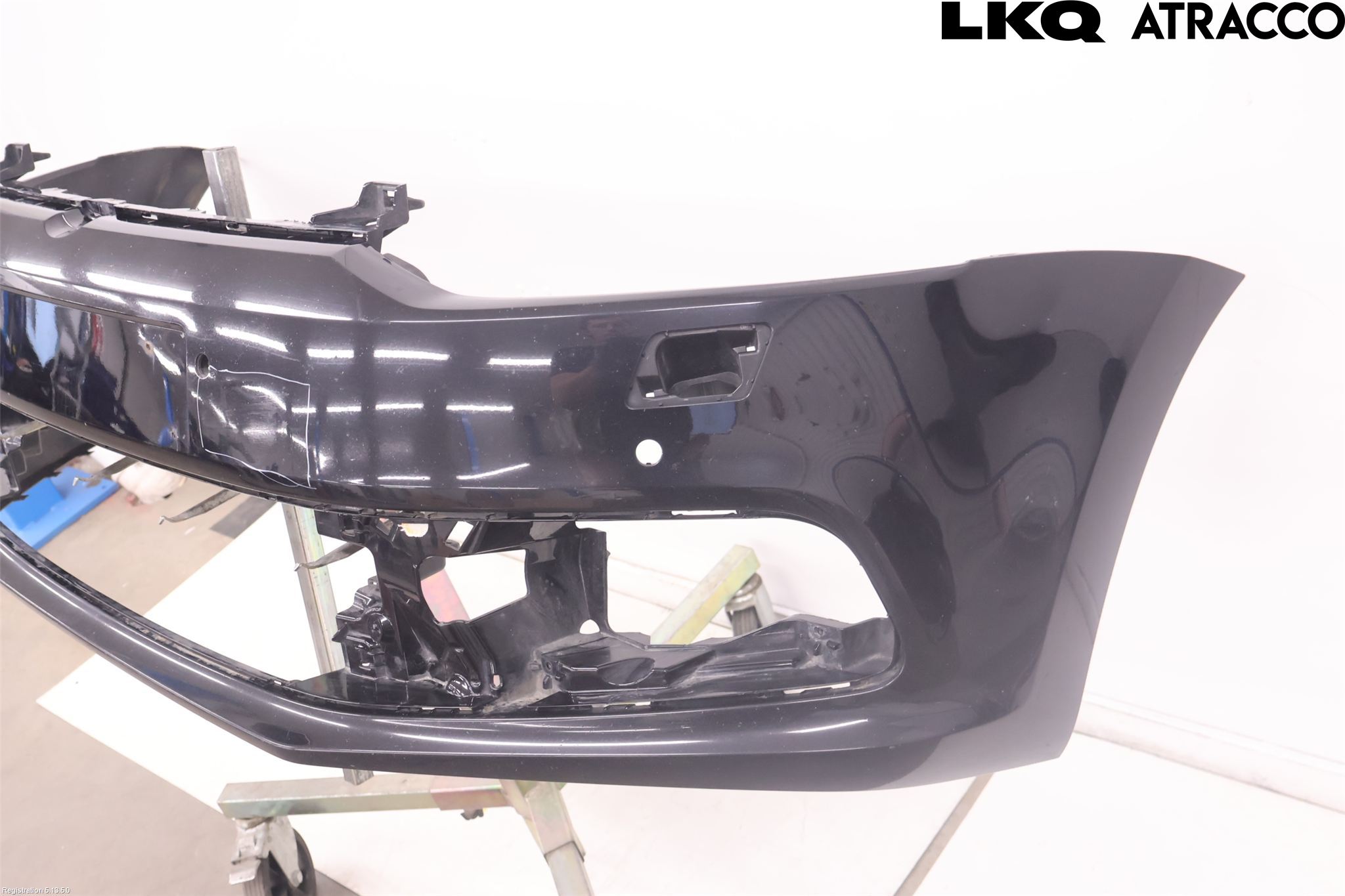 Volkswagen VW POLO 10-17 Stötfångarbeklädnad Fram