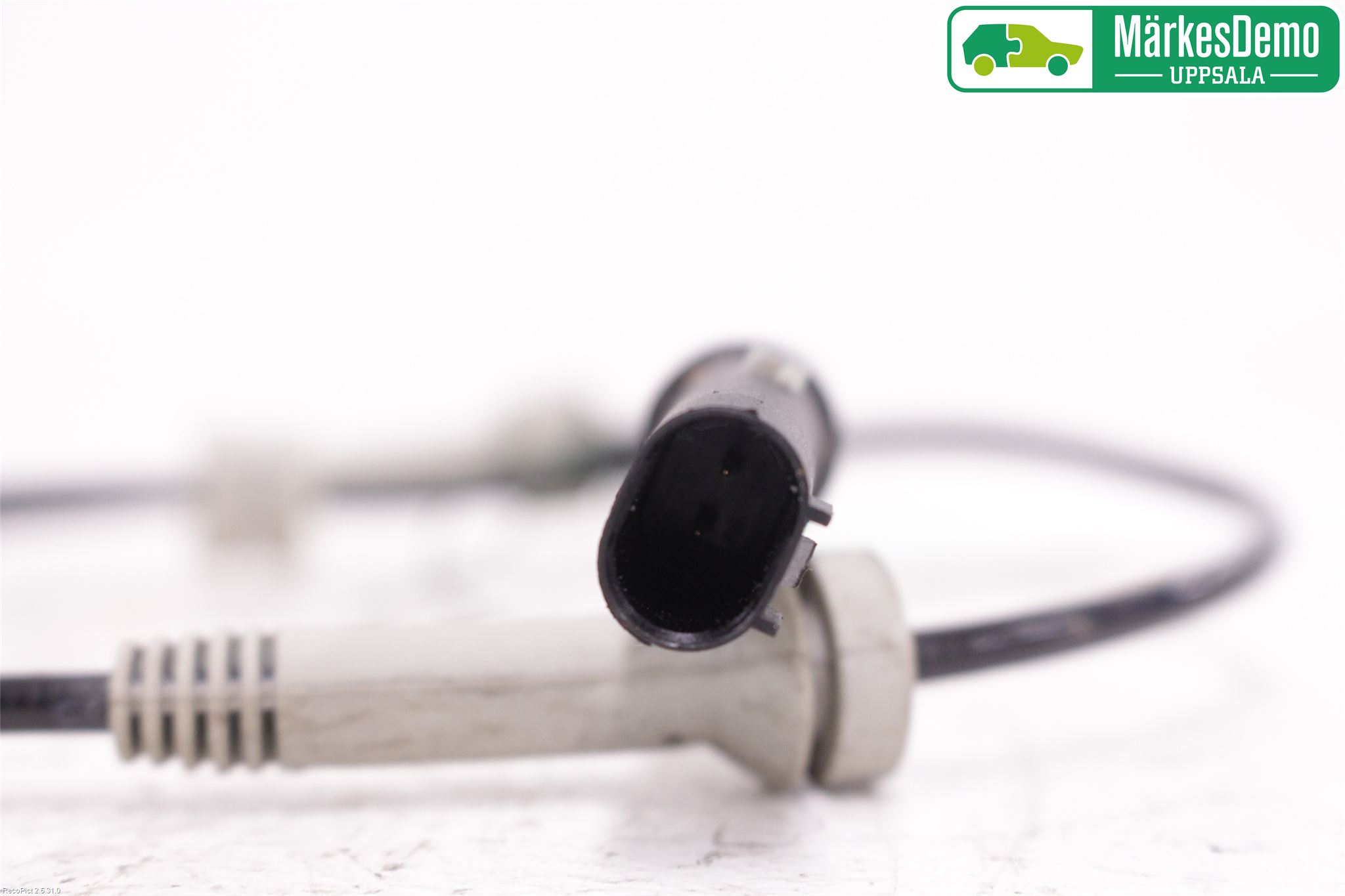 BMW 5 G30/G31/F90 17-23 Abs Sensor