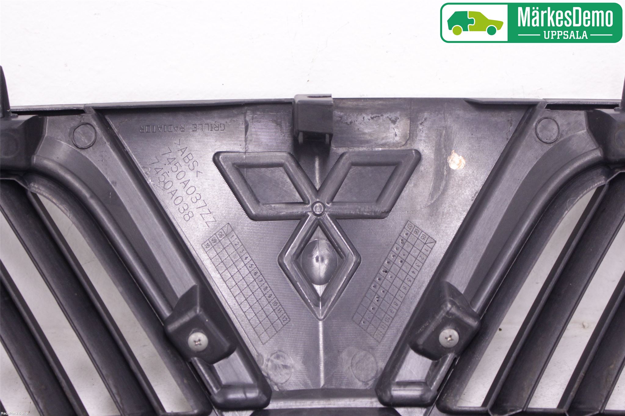 Mitsubishi OUTLANDER 07-12 Grill Komp