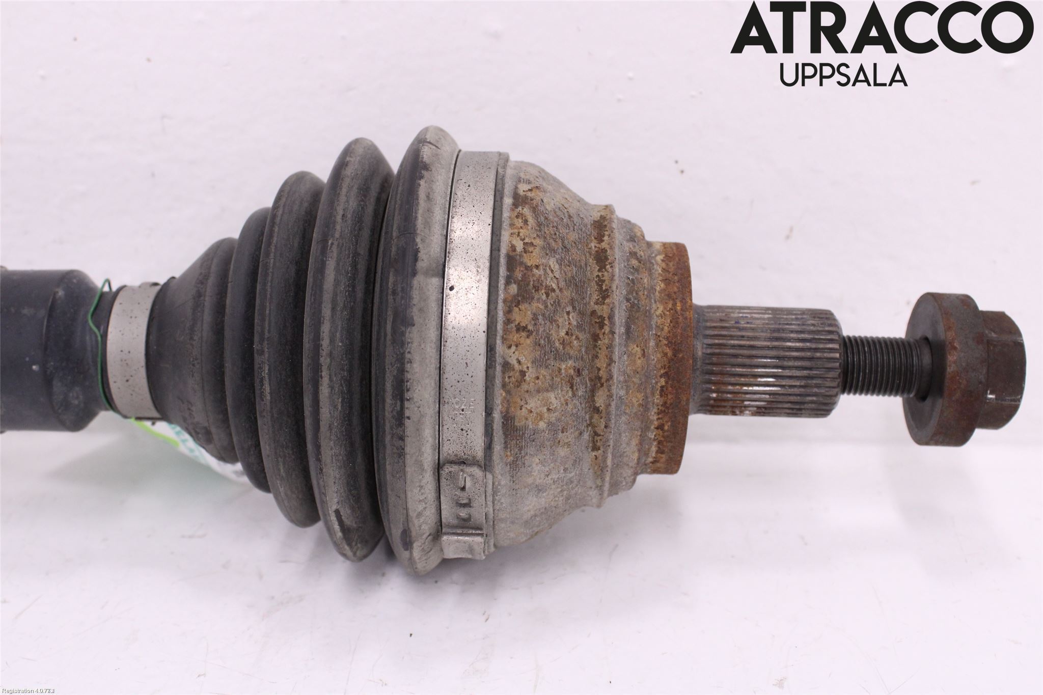 Volkswagen VW CADDY      04-10 Drivaxel Fram Höger