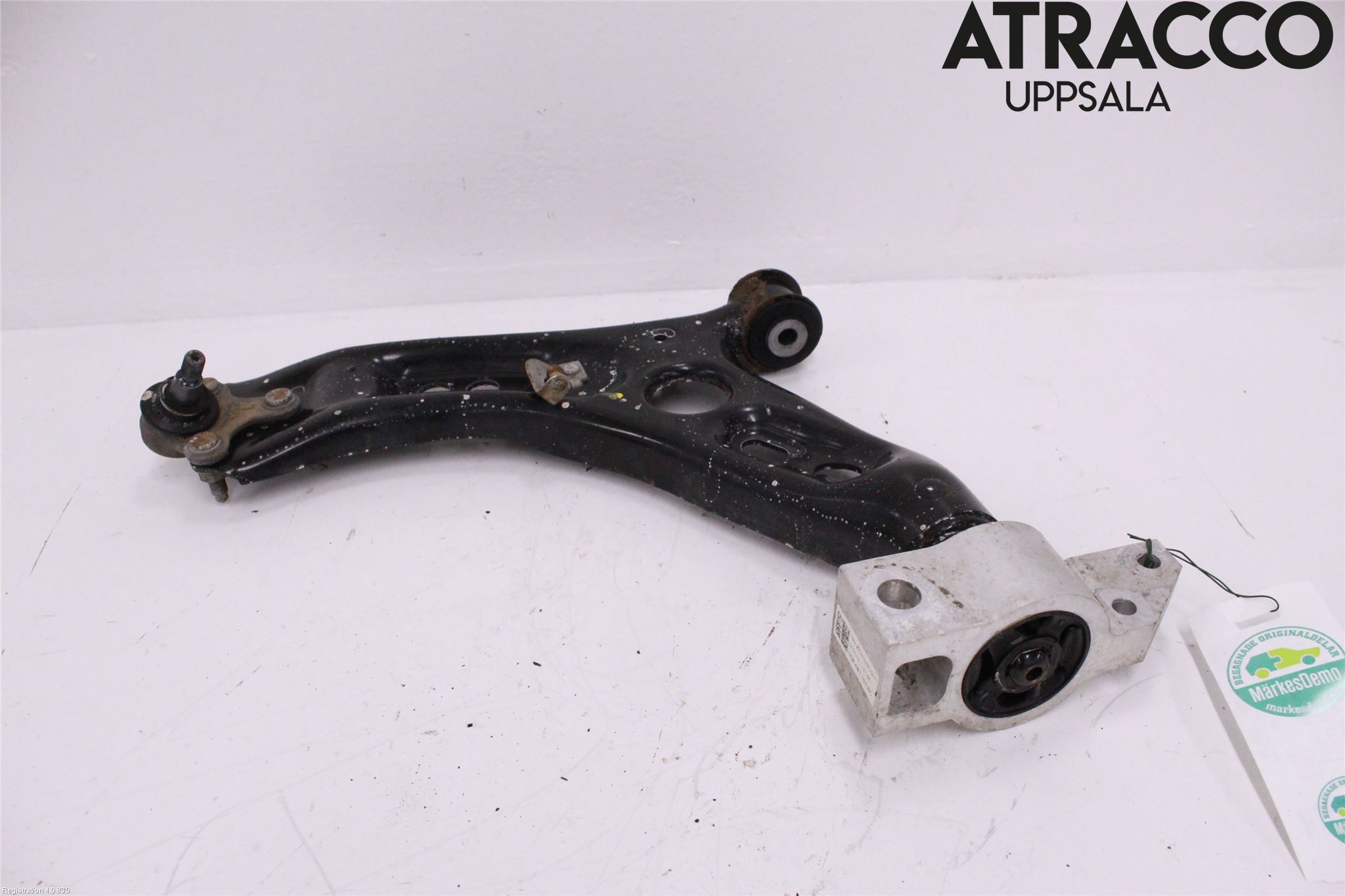 Skoda OCTAVIA (1Z) 05-13 Bärarm Fram Undre Vä