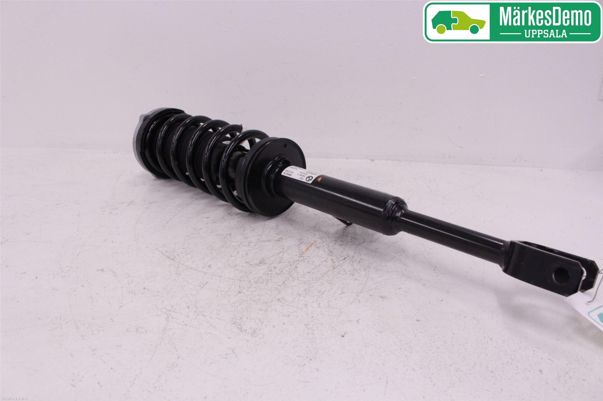 BMW 5 G30/G31/F90 17-23 Fjäderben Fram Vänster