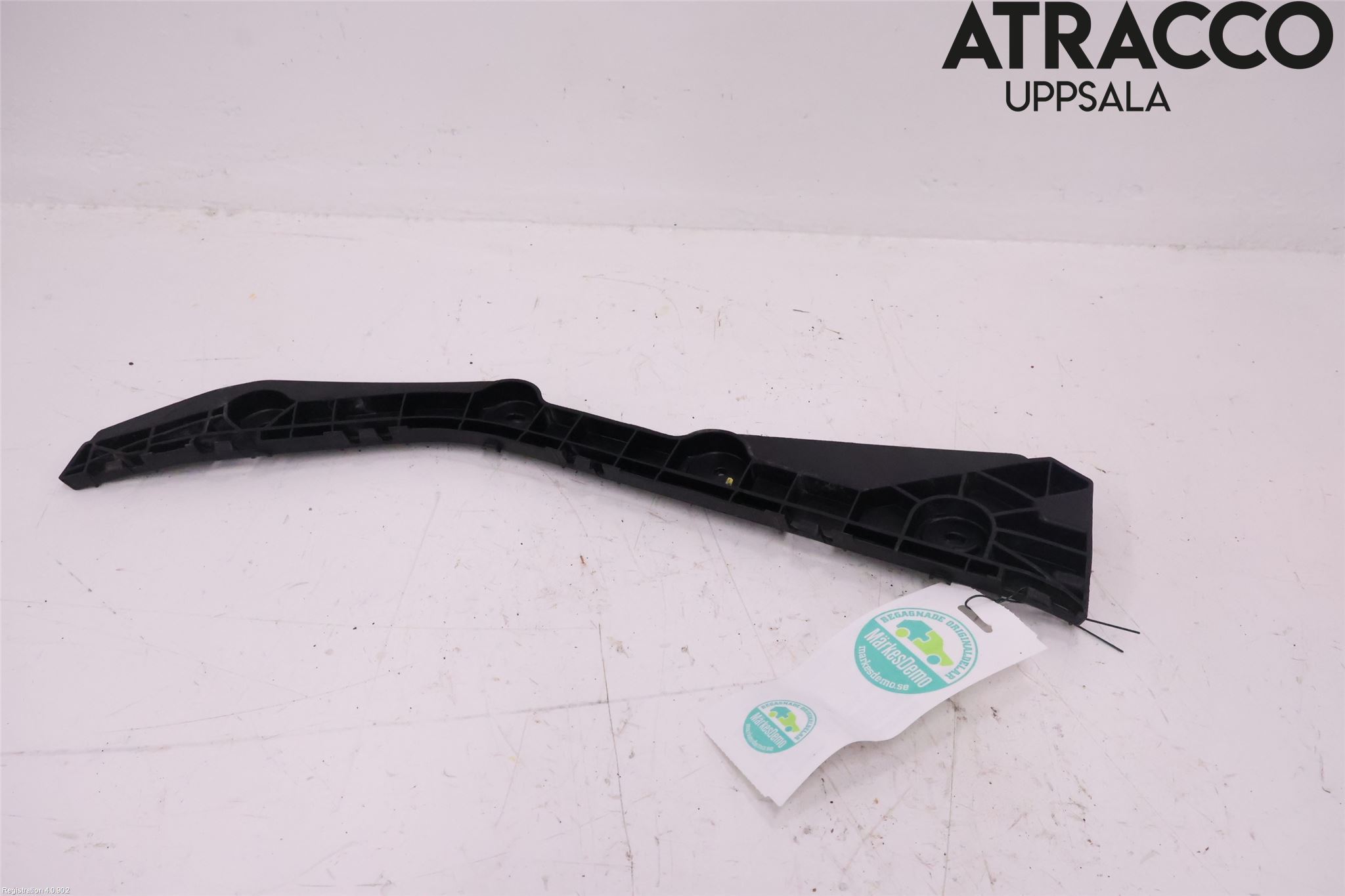 Skoda RAPID Stötfångarfäste Bak Hö