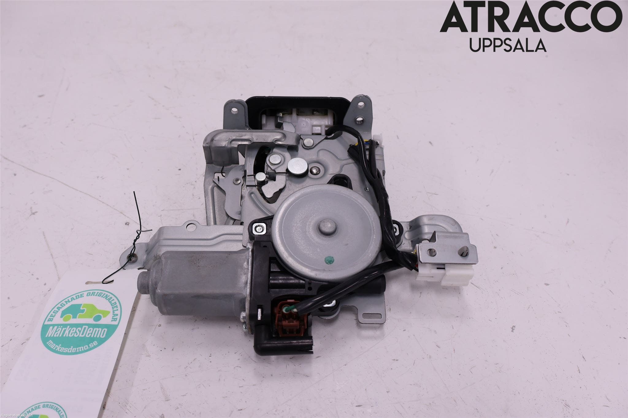 Nissan X-TRAIL 14-21 Låskista Baklucka