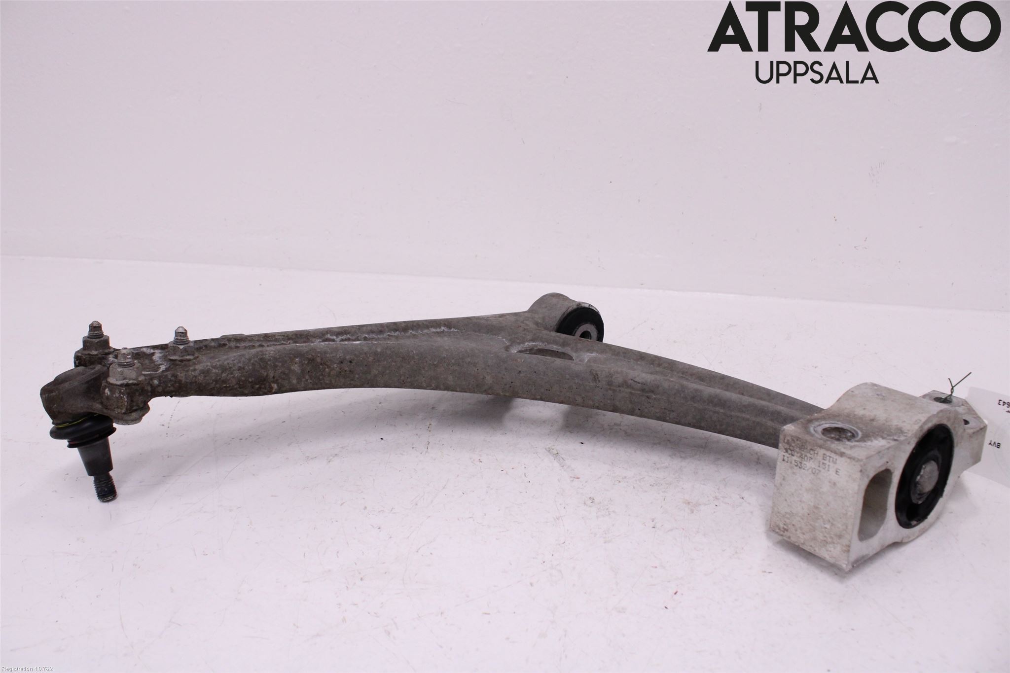 Volkswagen VW PASSAT 05-11 Bärarm Fram Undre Hö