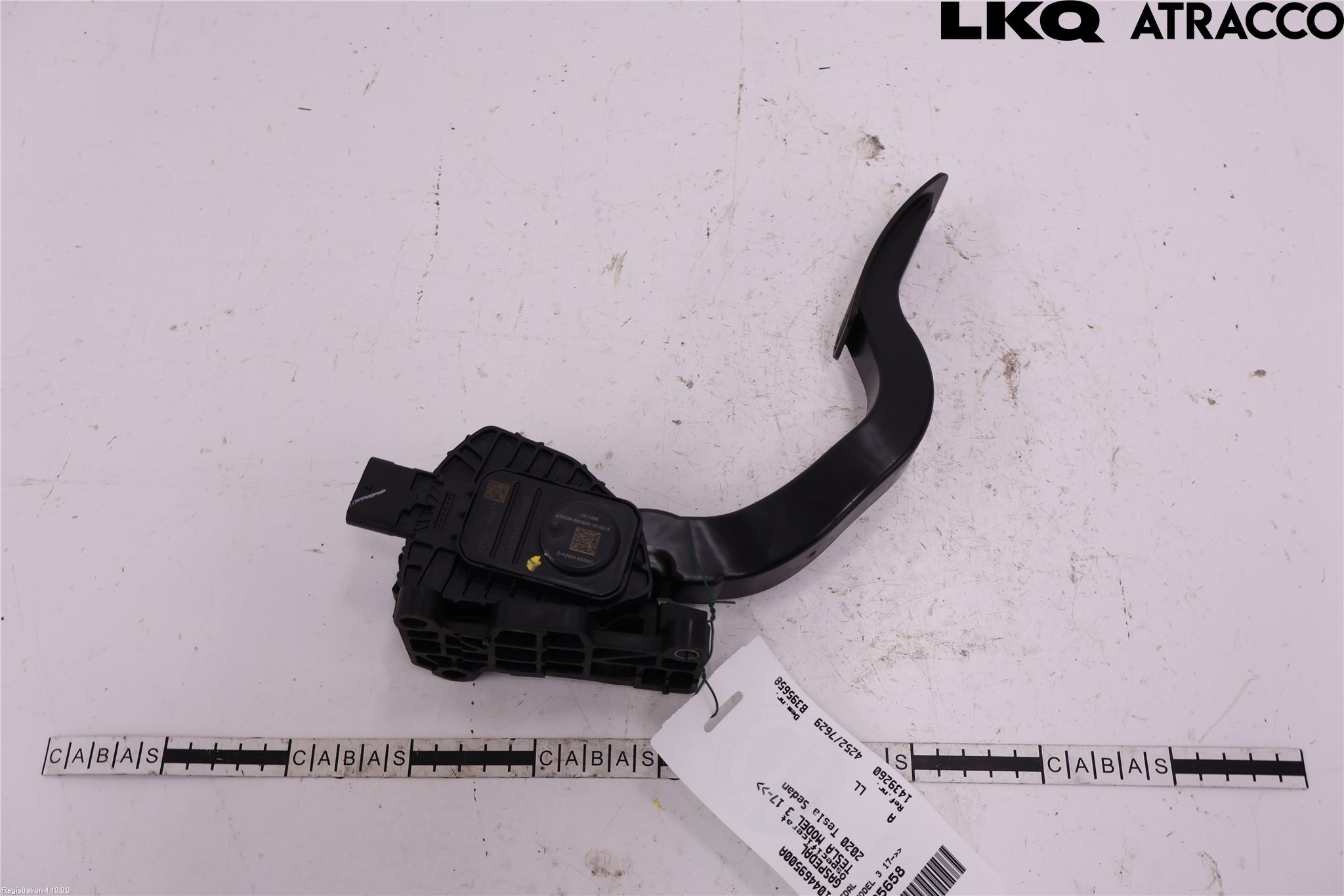 Tesla MODEL 3 17- Gaspedal