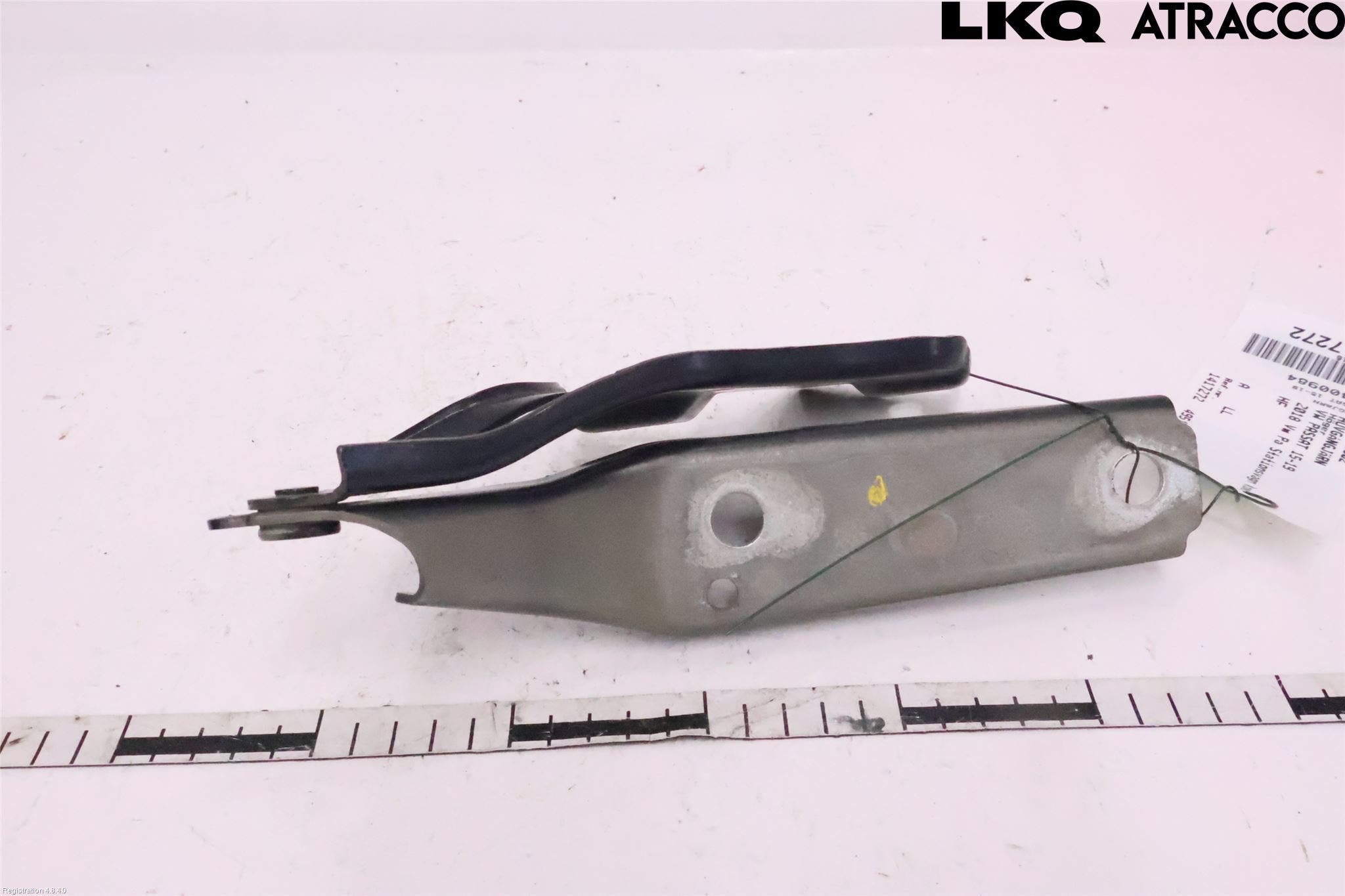 Volkswagen VW PASSAT 15-19 Huvgångjärn