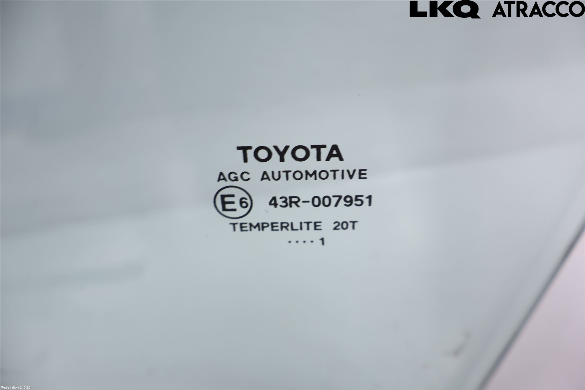 Toyota YARIS XP21 20- Dörruta Fram Vänster