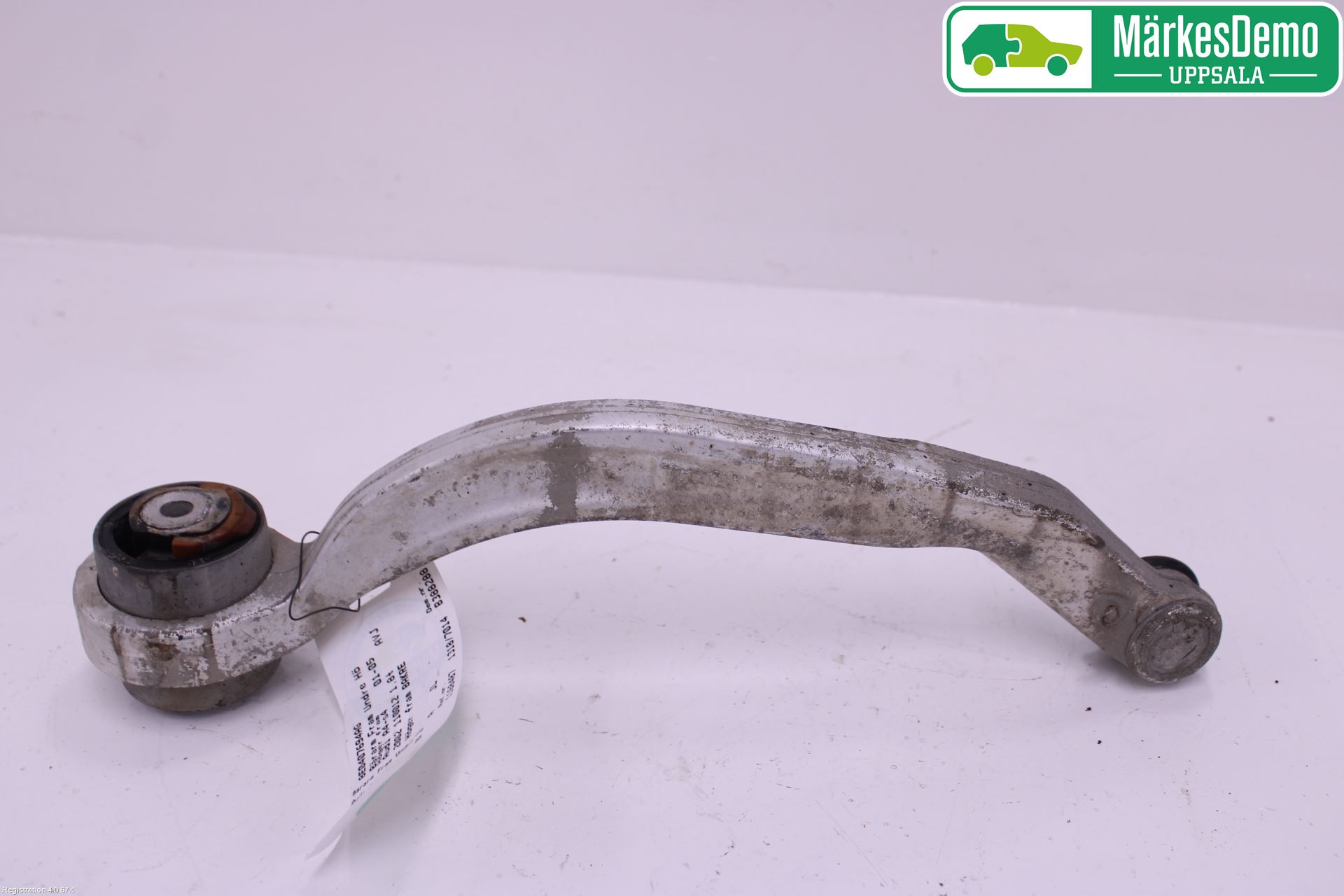 Audi A4/S4 01-05 Bärarm Fram Undre Hö