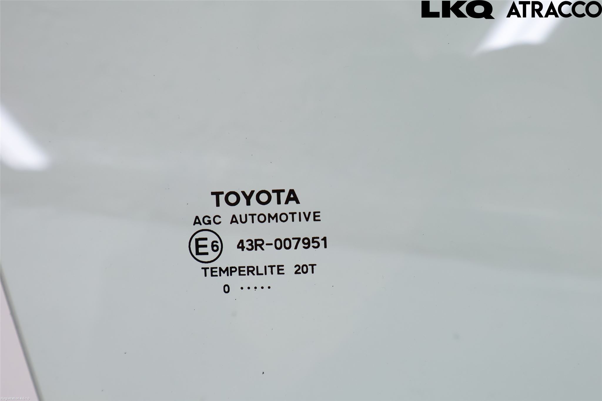 Toyota YARIS XP21 20- Dörruta Fram Höger