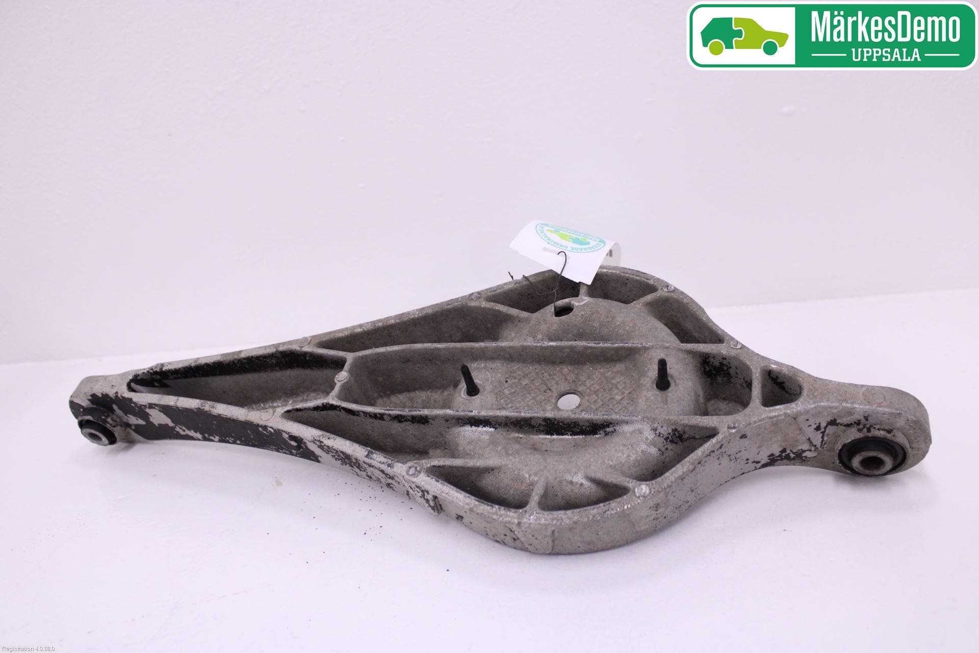 Volvo V70 08-13 Bärarm Bak Vänster