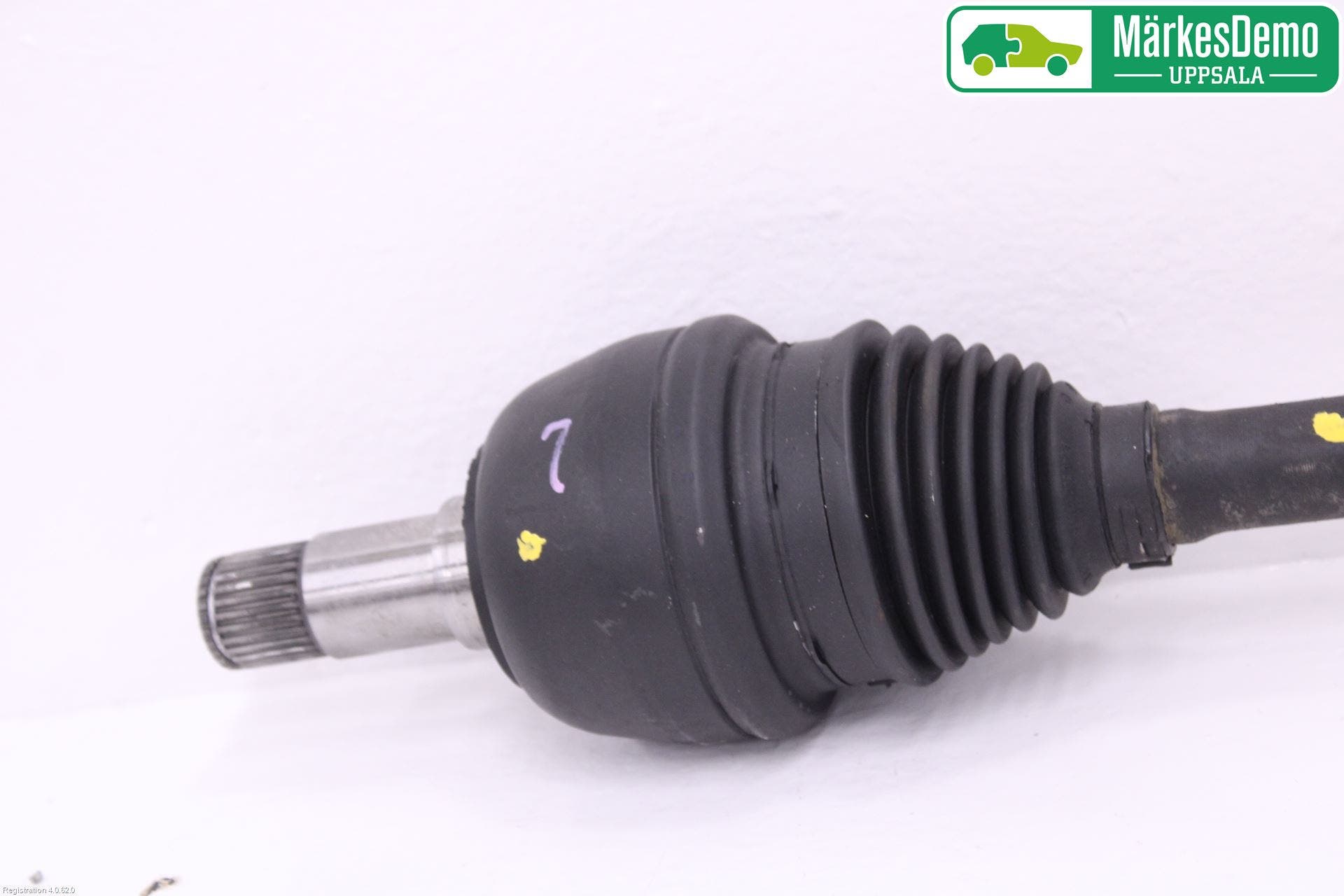 Mercedes-Benz MB GLA-KLASS (X156) 13-20 Drivaxel Fram Vänster