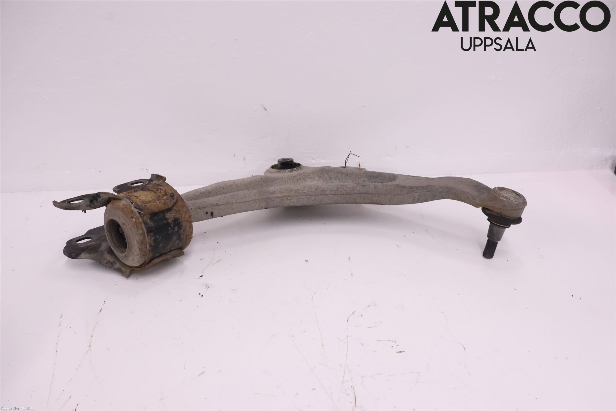 Volvo V60 11-13 Bärarm Fram Undre Vä