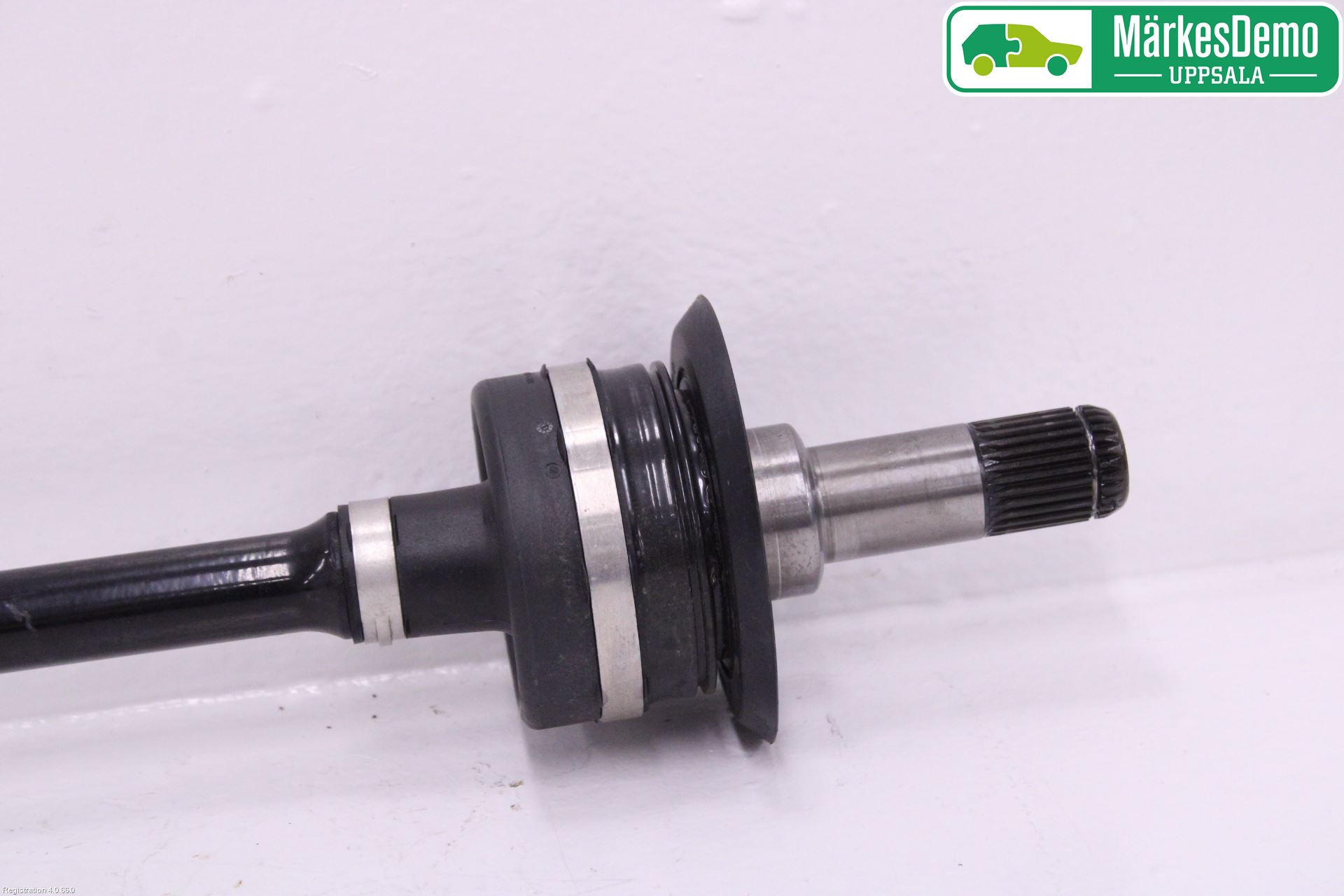 BMW 5 G30/G31/F90 17-23 Drivaxel Bak Vänster