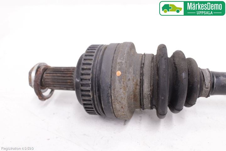 BMW Z3 E36/6    94-02 Drivaxel Bak Vänster