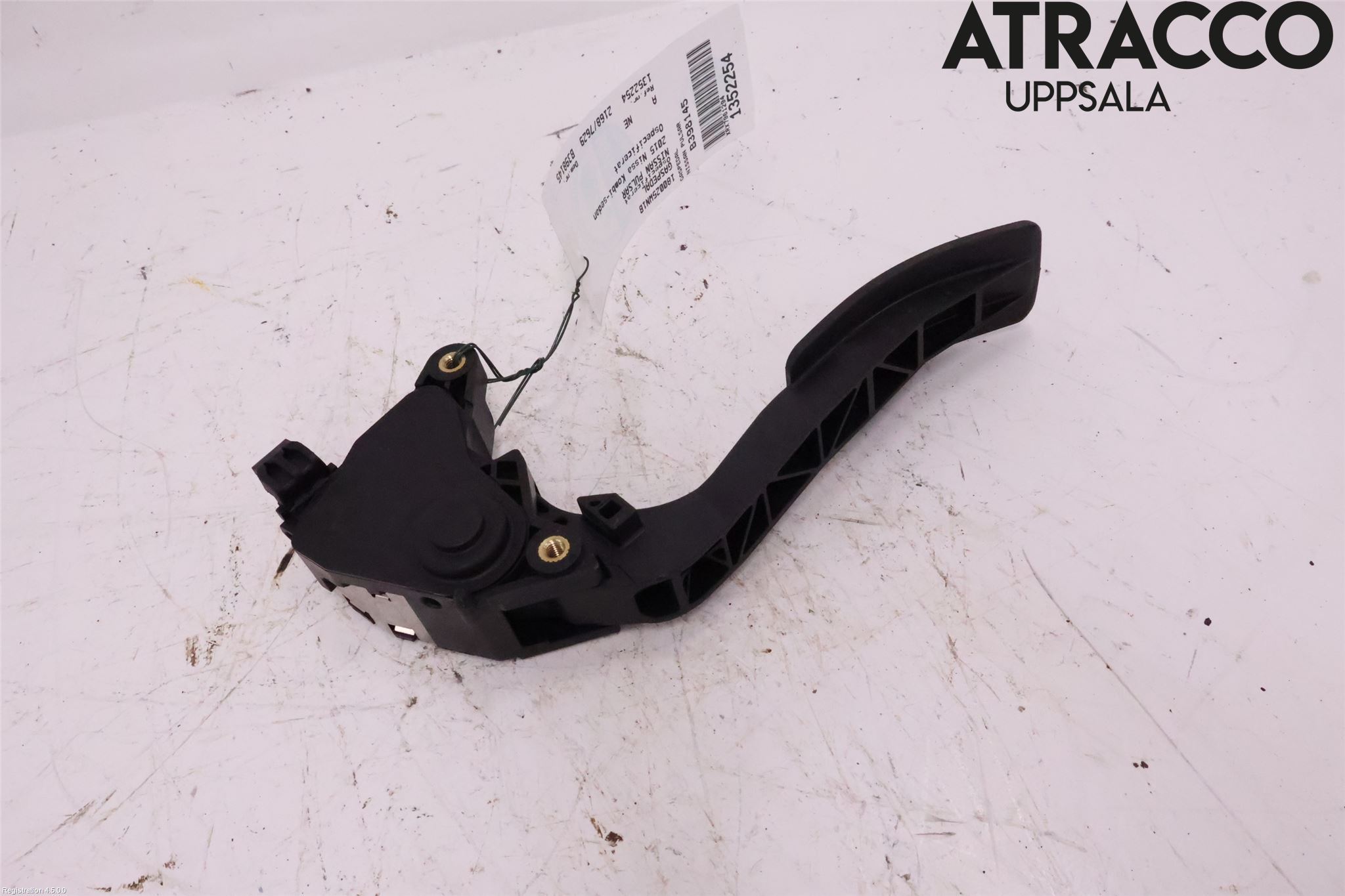 Nissan PULSAR Gaspedal