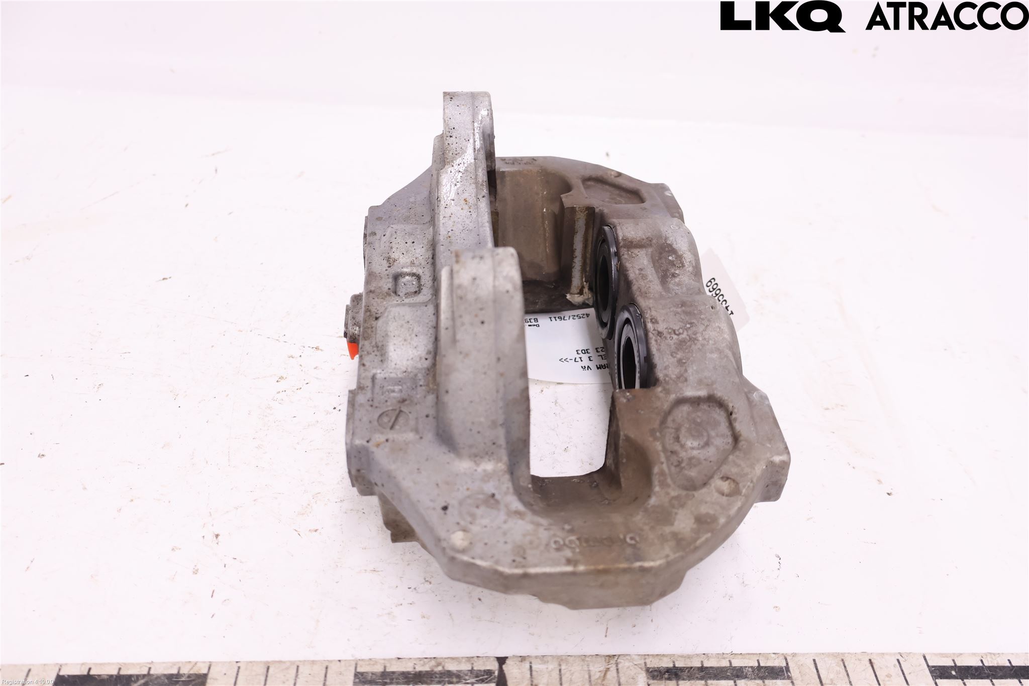 Tesla MODEL 3 17- Bromsok Fram Vänster