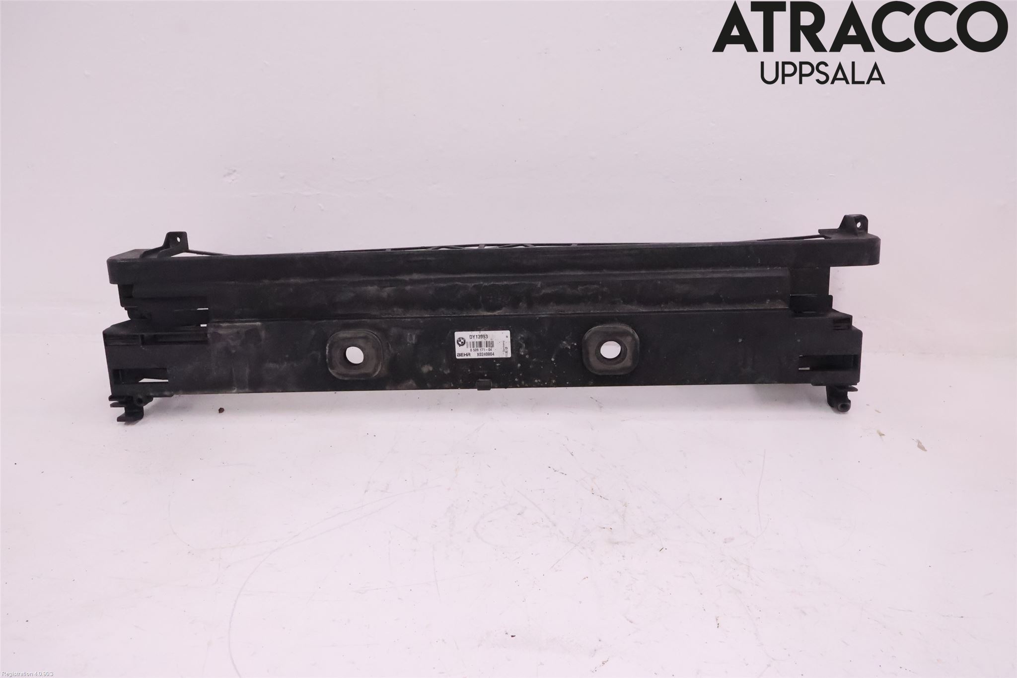BMW 5 F10/F11/F18 09-17 Kylarfäste-Ram-Balk
