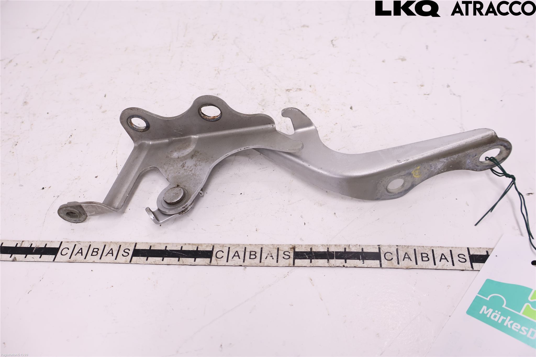 Toyota VERSO 09-18 Huvgångjärn