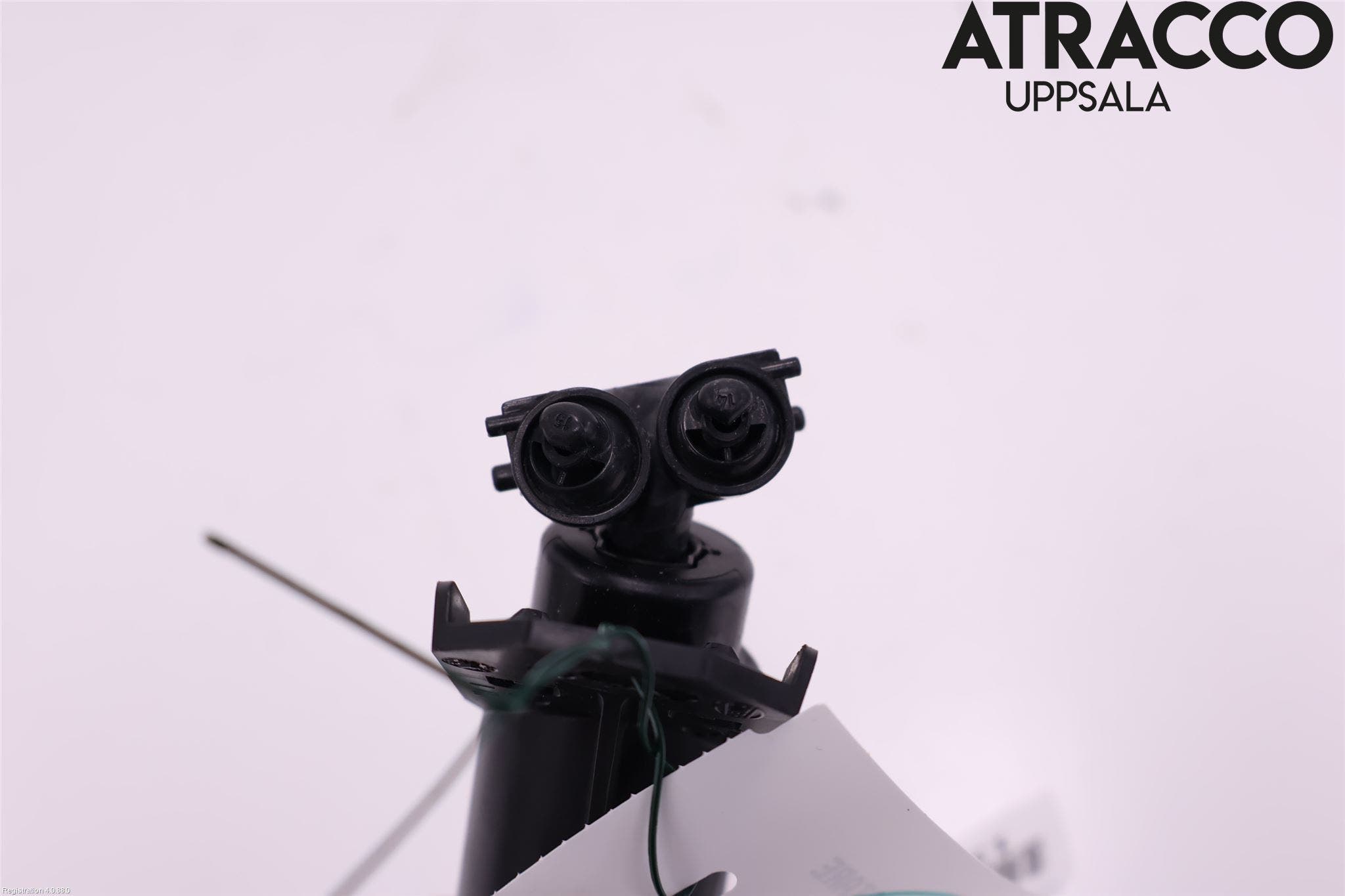 Volkswagen VW GOLF V 04-09 Spolarmunstycke Strålkastare