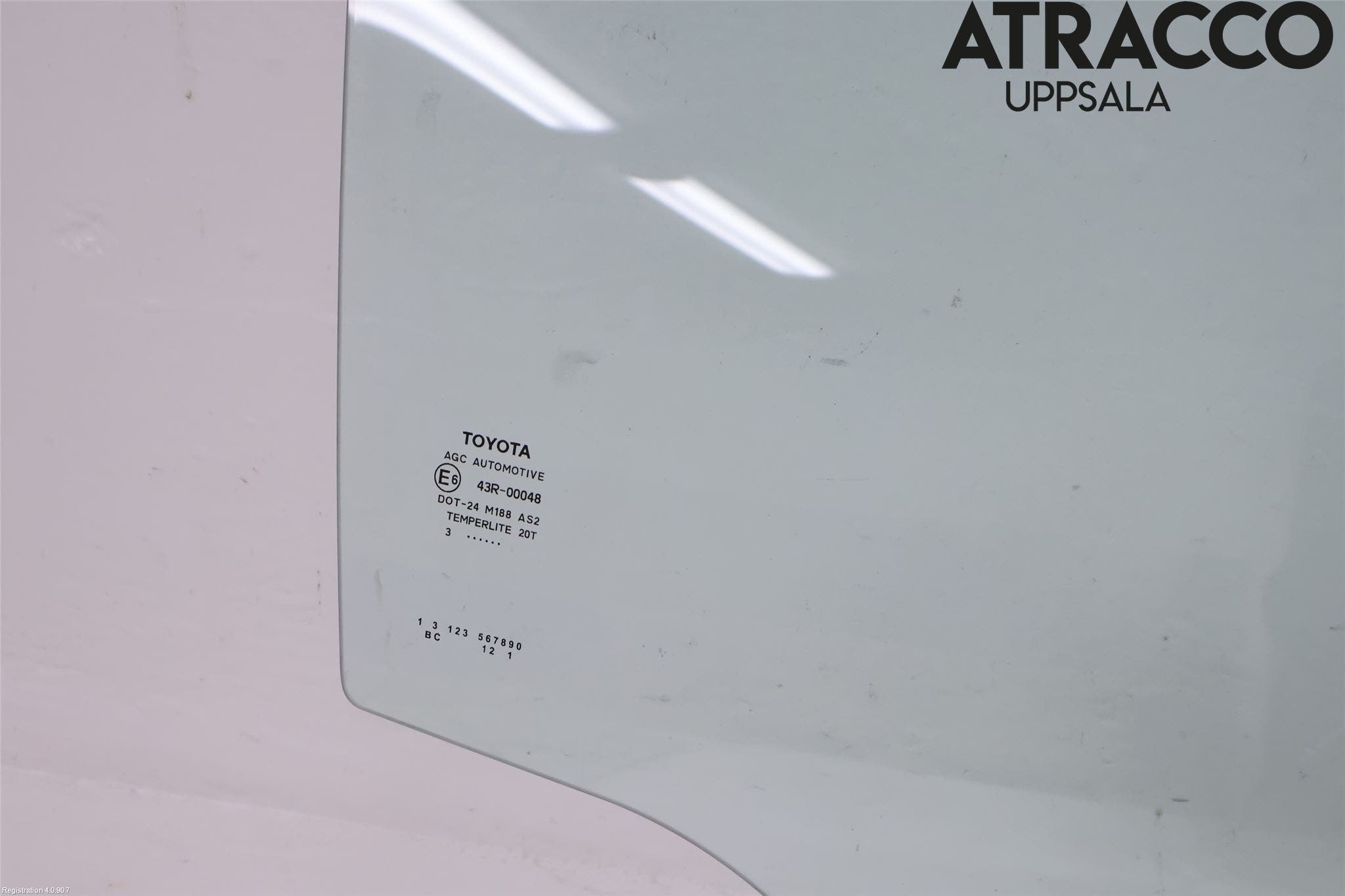 Toyota AURIS 13-19 Dörruta Bak Höger