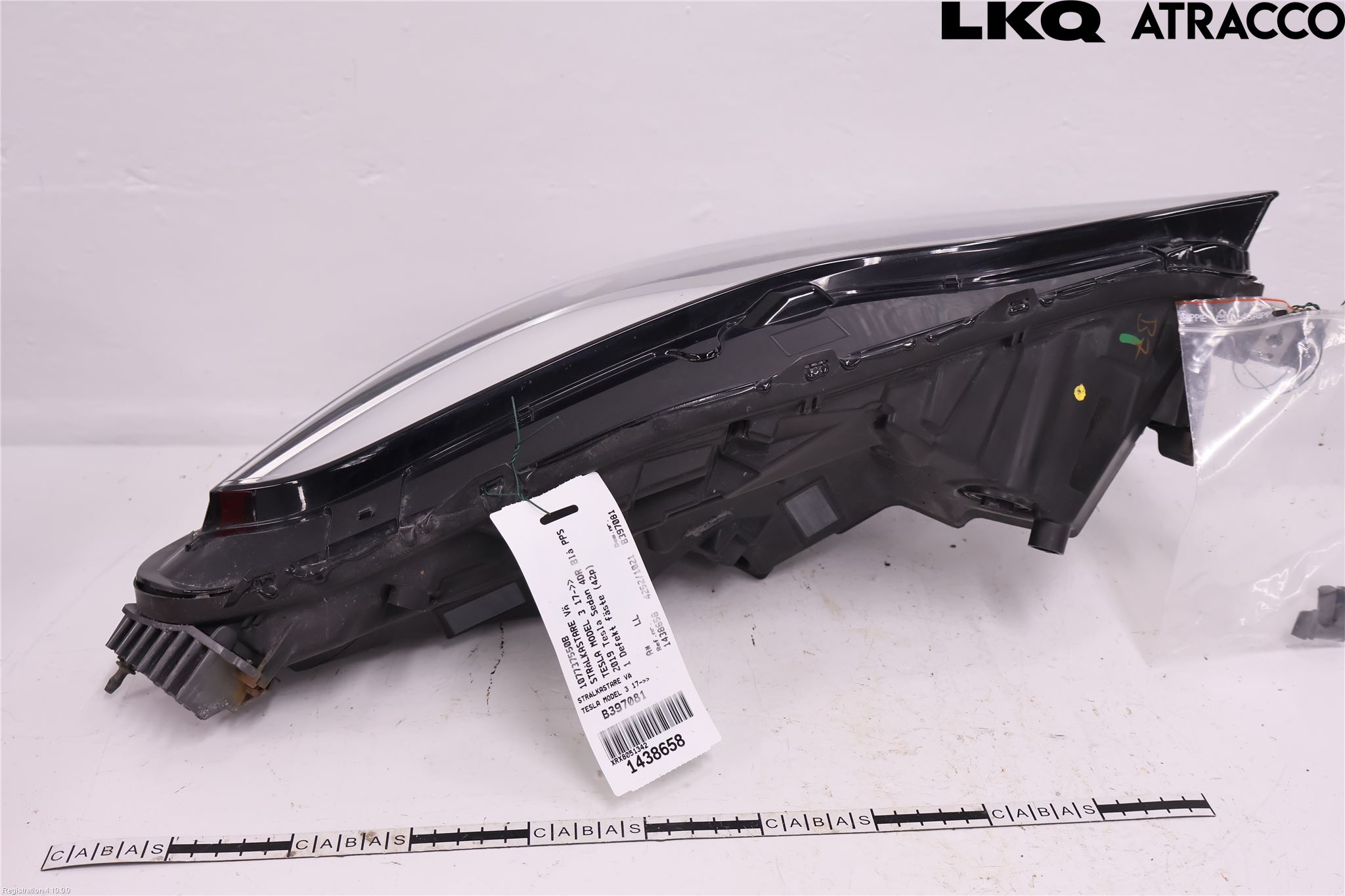 Tesla MODEL 3 17- Strålkastare Vänster