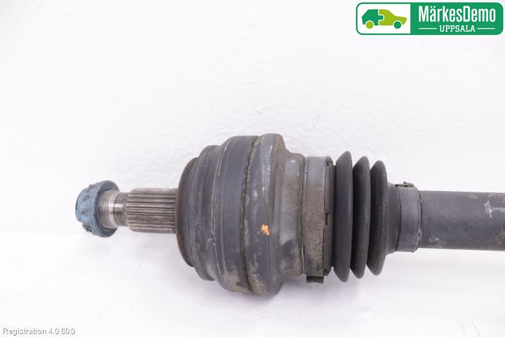 Mercedes-Benz MB C-KLASS (W205) 14-21 Drivaxel Bak Vänster