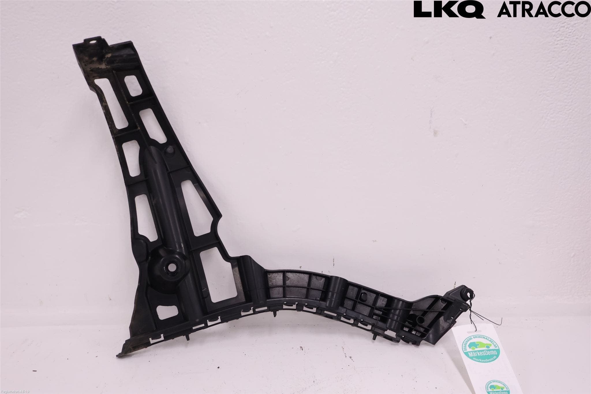 Mercedes-Benz MB C-KLASS (W206) 21- Stötfångarfäste Bak Vä