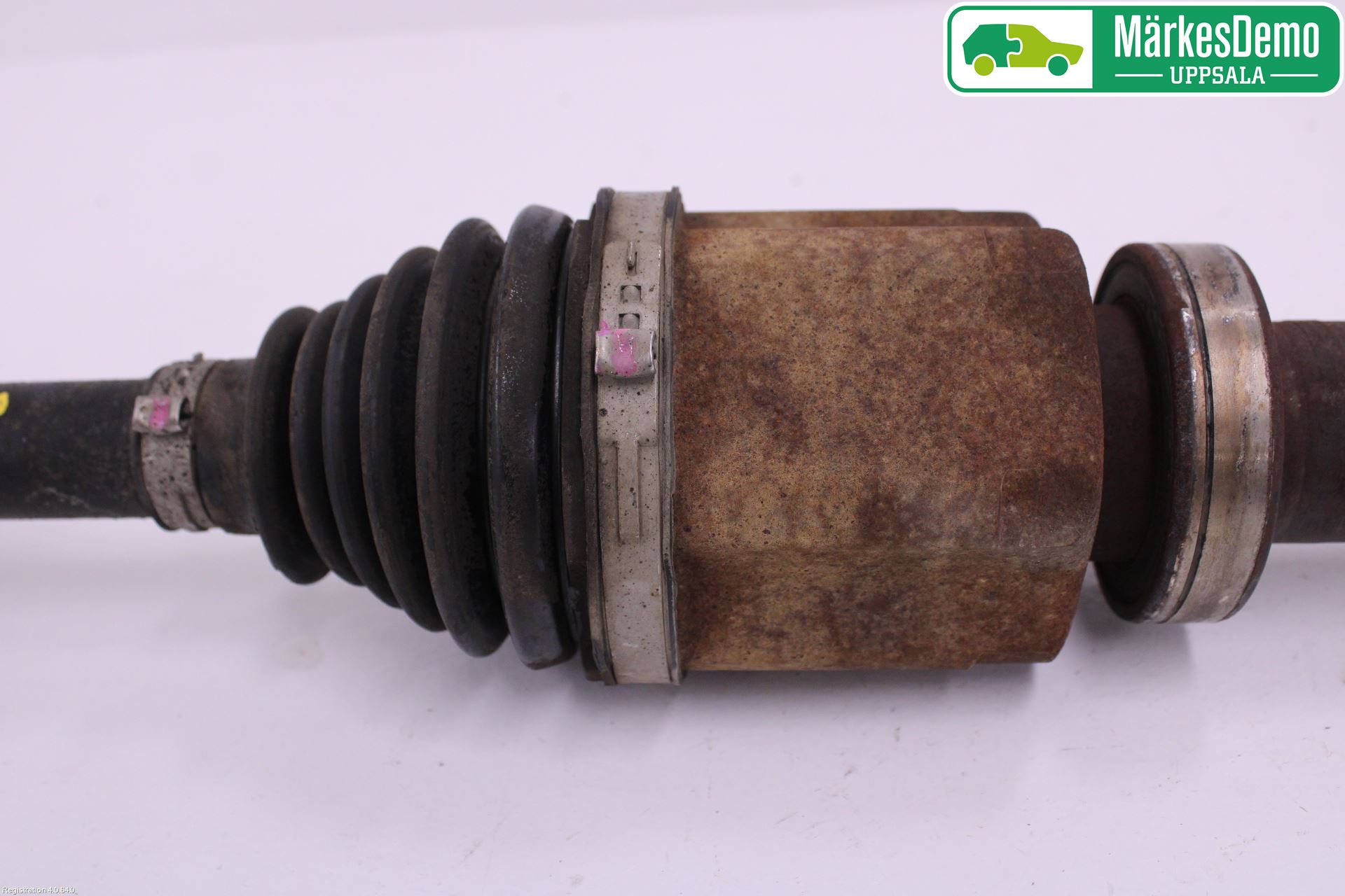 Volvo V60 14-18 Drivaxel Fram Höger