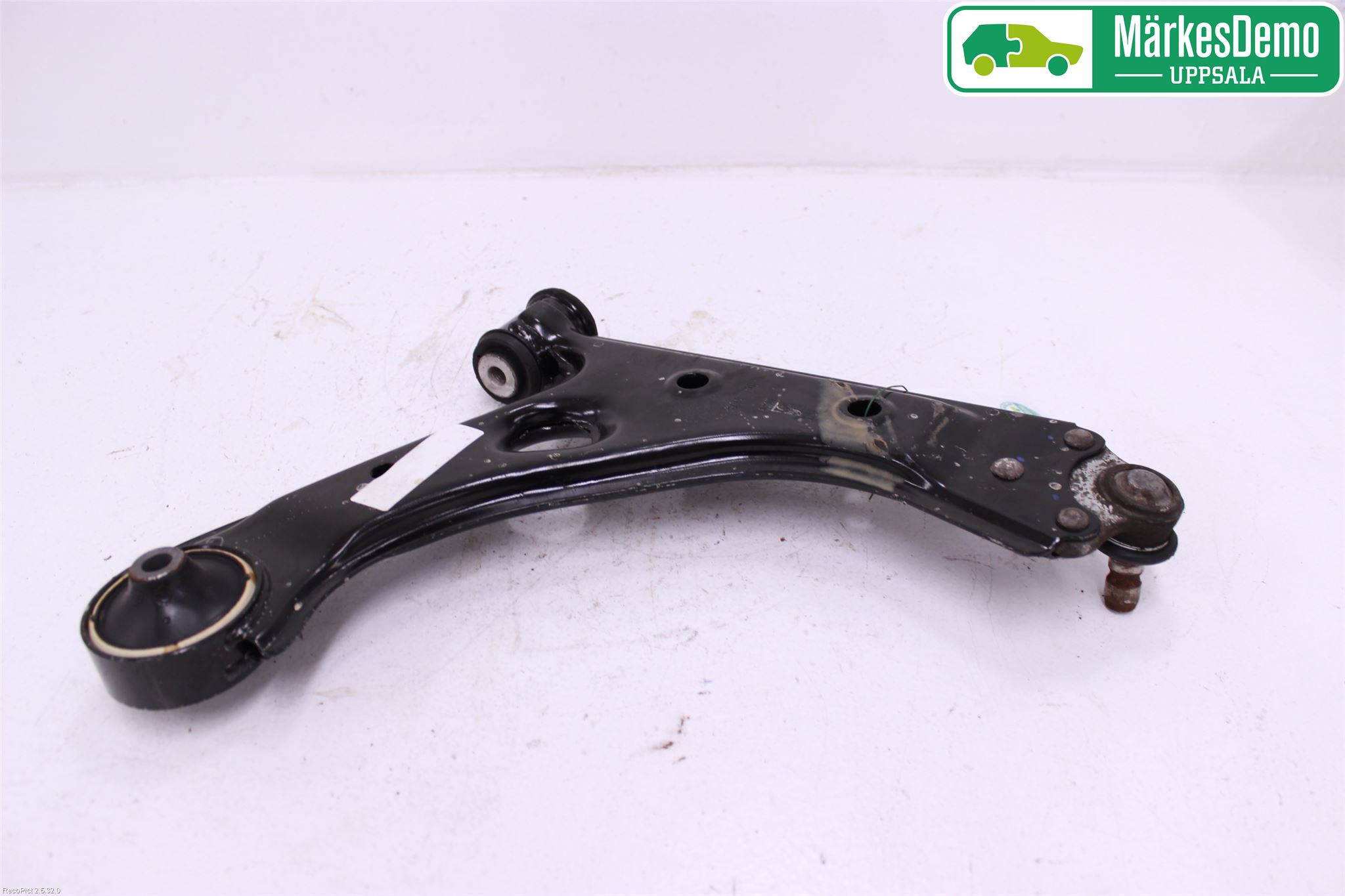 Opel CORSA E 15-19 Bärarm Fram Undre Vä