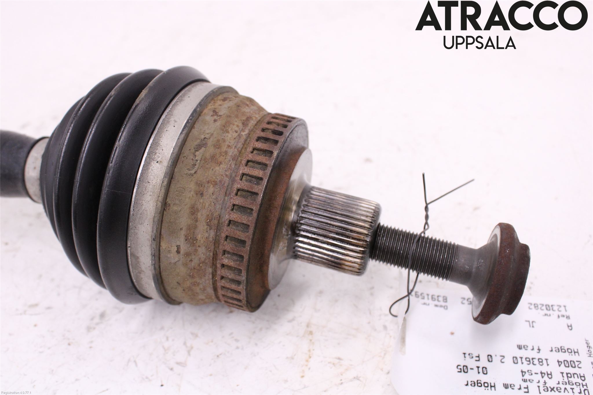 Audi A4/S4 01-05 Drivaxel Fram Höger