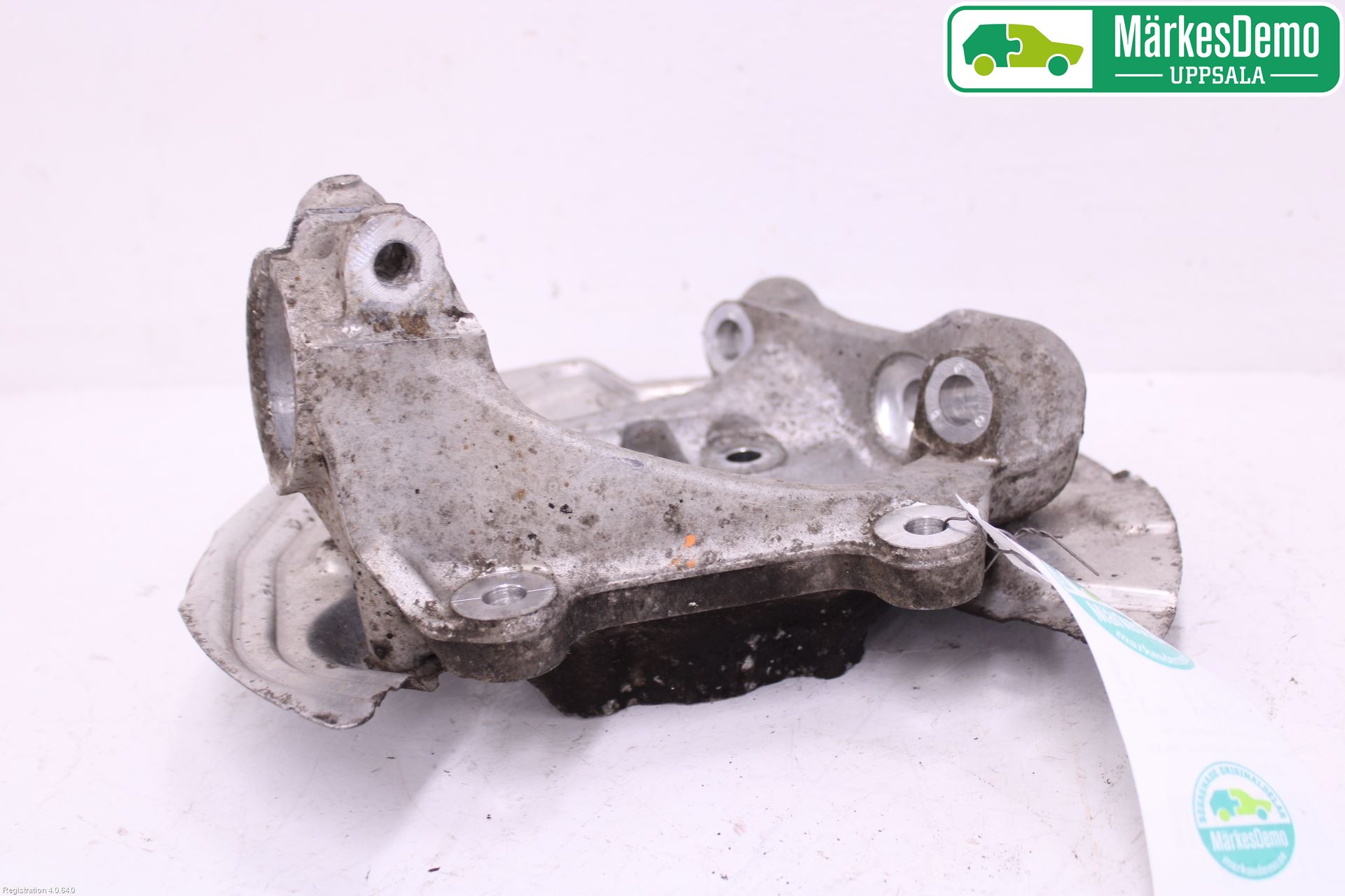 BMW 3 E90/91 SED/TOU 05-12 Styrspindel Lagerhus Vä