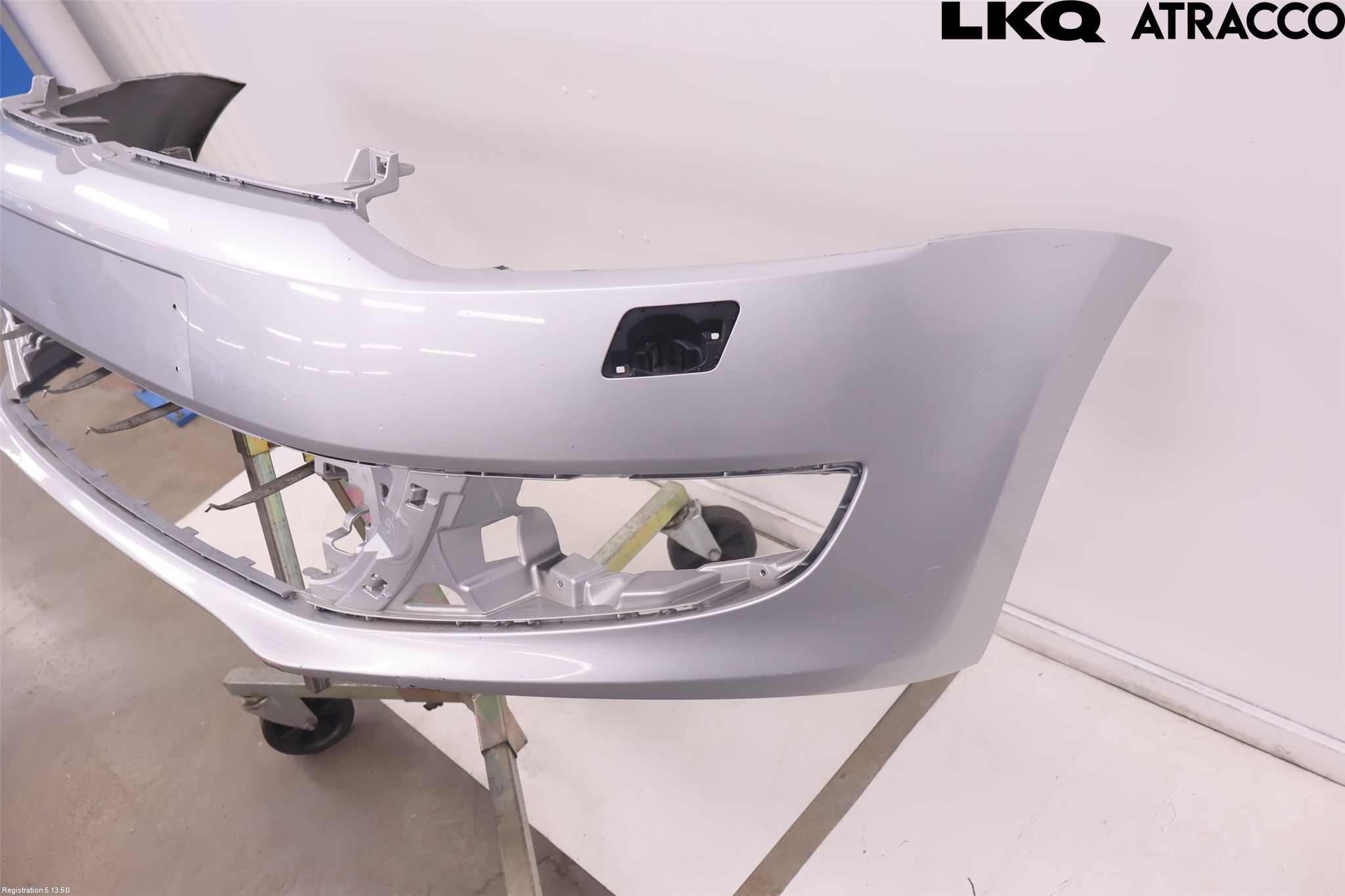 Volkswagen VW POLO 10-17 Stötfångarbeklädnad Fram