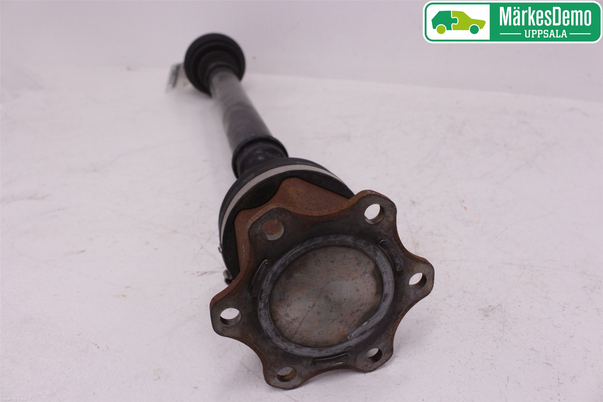 Volkswagen VW PASSAT 11-14 Drivaxel Fram Höger