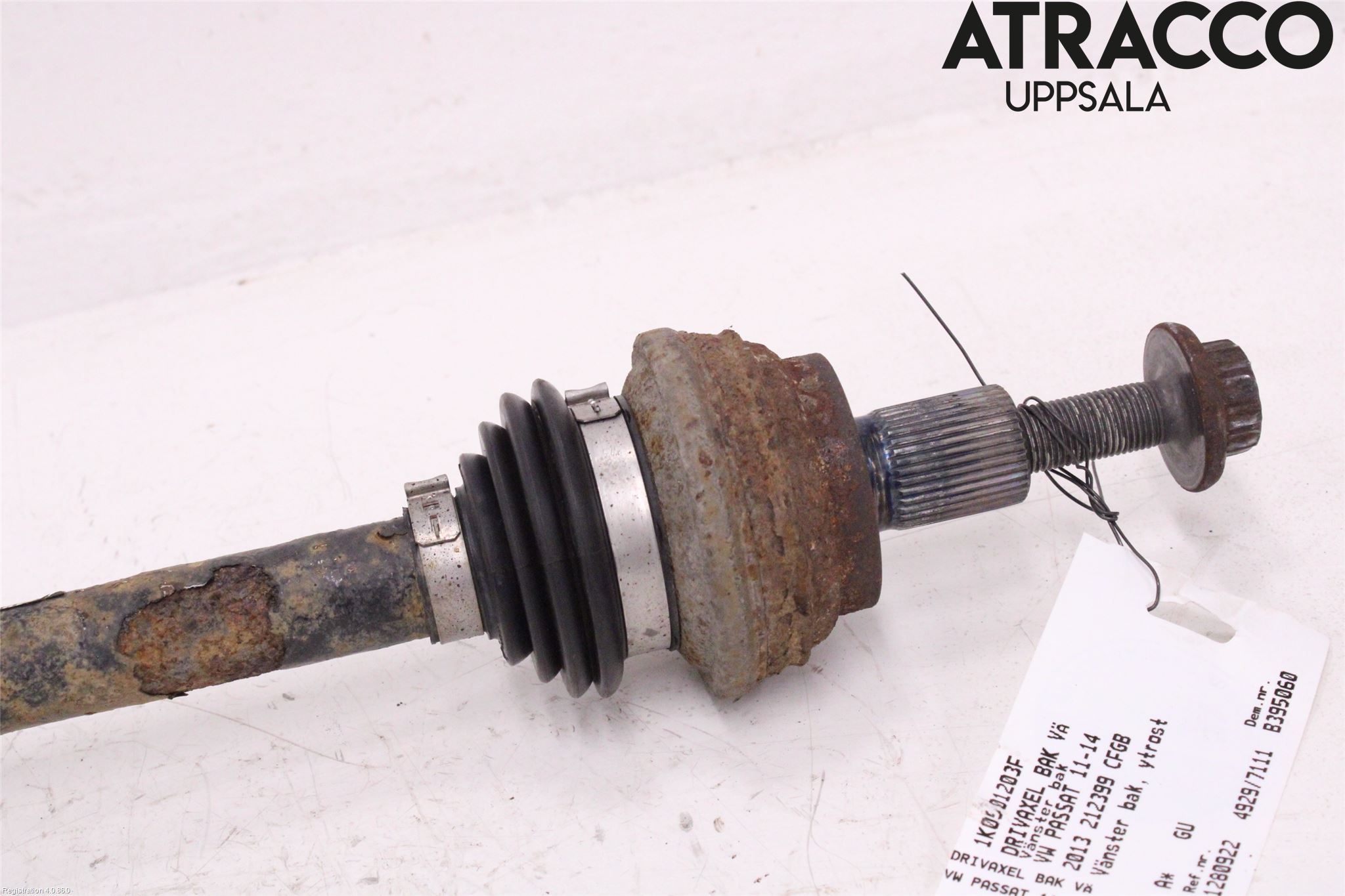 Volkswagen VW PASSAT 11-14 Drivaxel Bak Vänster