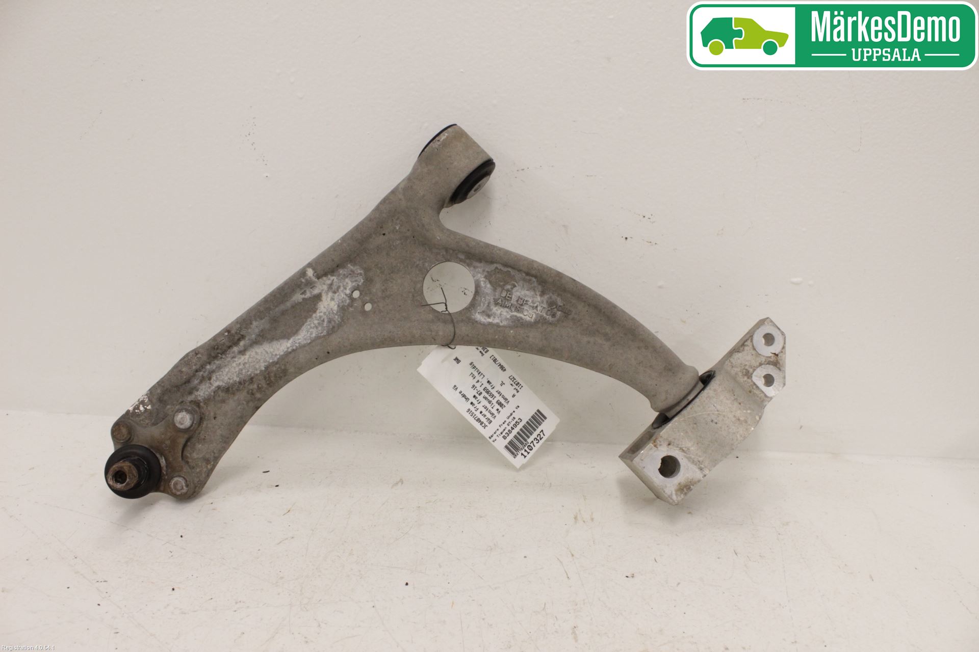 Volkswagen VW TIGUAN 07-16 Bärarm Fram Undre Vä