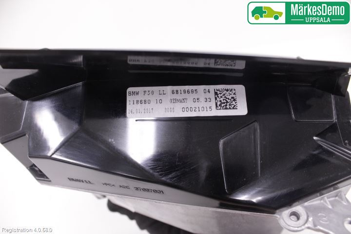 BMW 3 F30/F31/F80 12-19 Bildskärm