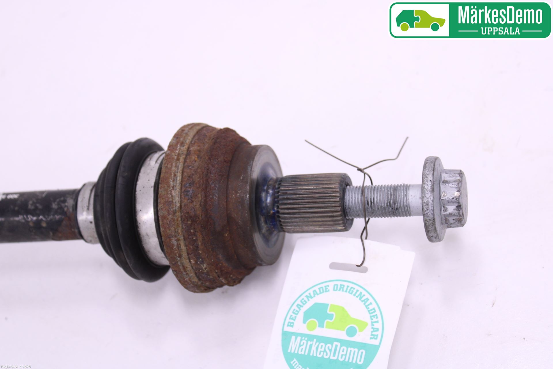 Volkswagen VW PASSAT 15-19 Drivaxel Bak Vänster