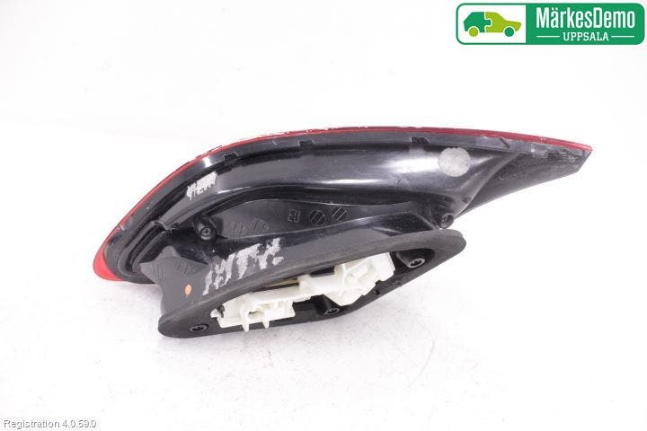 Opel ASTRA J 10-15 Bakljus Lucka Vä