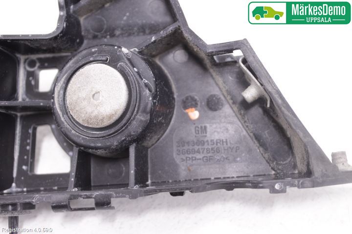 Opel INSIGNIA 17- Stötfångarfäste Bak Hö