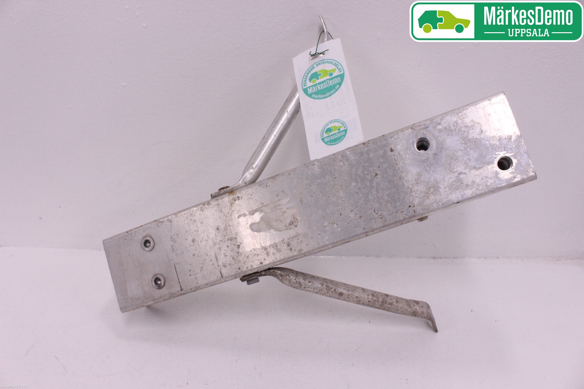 BMW i3 I01 13-22 Stötfångarbärjärn Bak