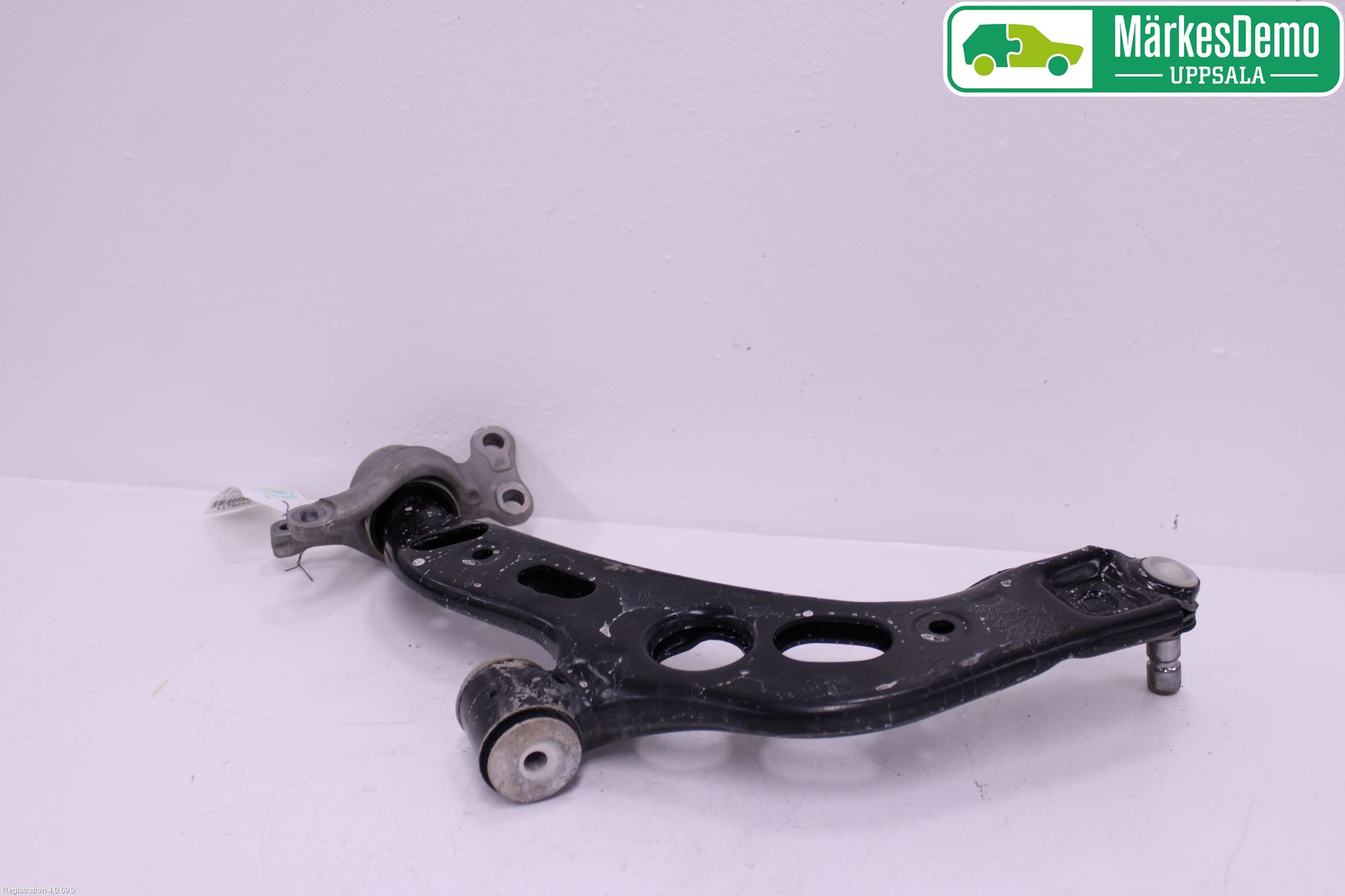 BMW 2 F45 Active Tourer 14-21 Bärarm Fram Undre Hö