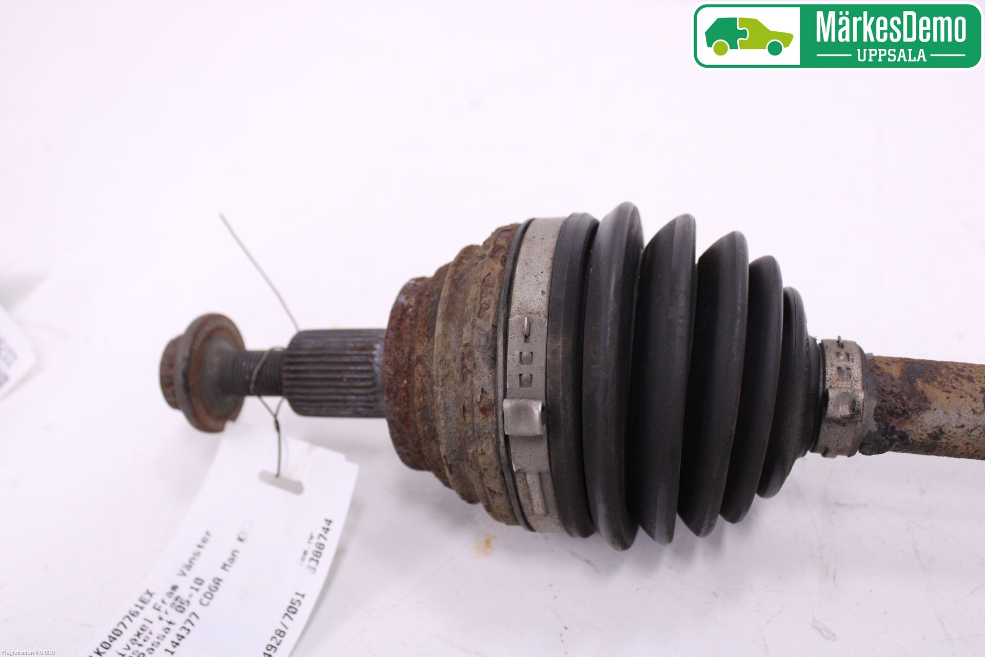 Volkswagen VW PASSAT 05-11 Drivaxel Fram Vänster