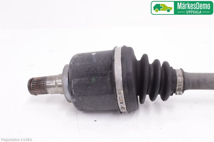 BMW 2 F45 Active Tourer 14-21 Drivaxel Fram Vänster