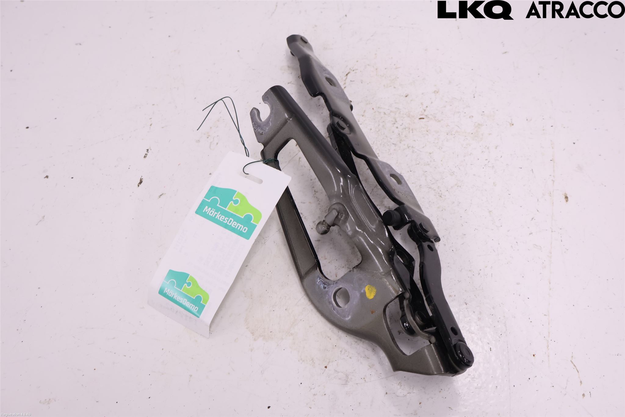 BMW 2 G42 22- Bakluckegångjärn Vä