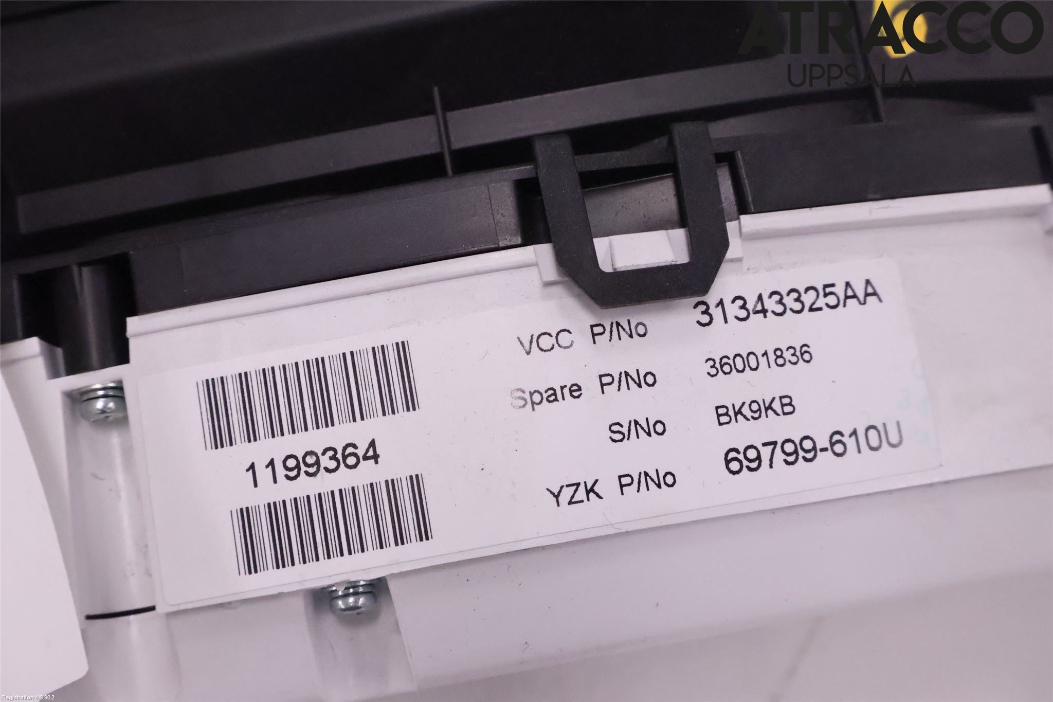 Volvo XC70 08-13 Instrument Hast